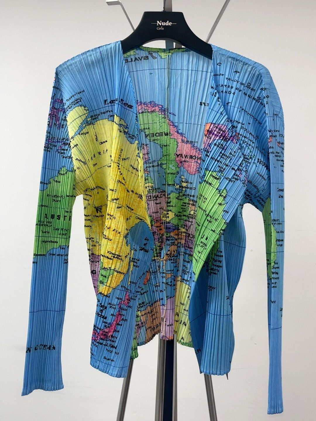 Issey Miyake issey miyake world map pleated cardigan Size M / US 6-8 / IT 42-44 - 1 Thumbnail