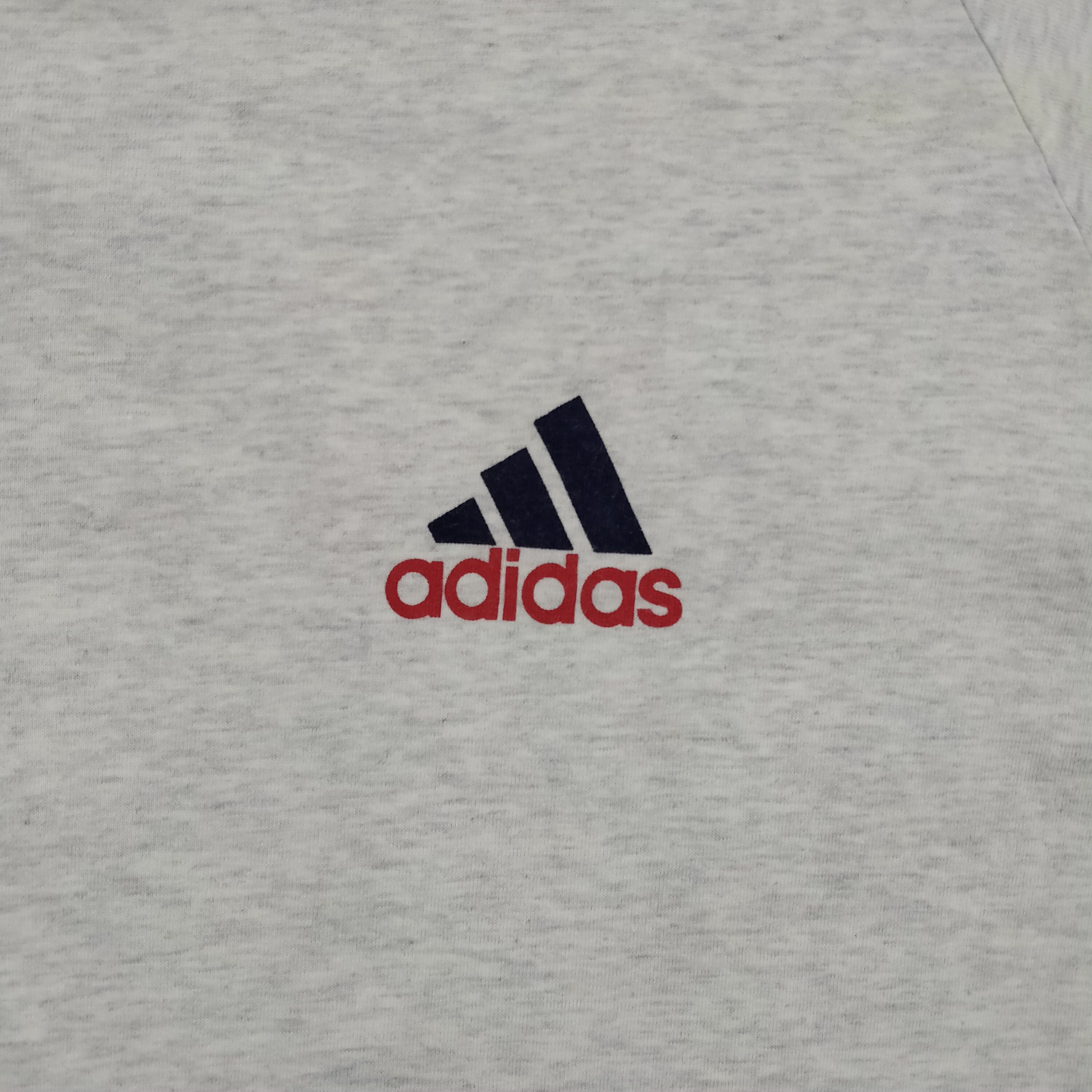 Adidas Vintage Adidas Big Logo Medium Tshirt - G044 Size US M / EU 48-50 / 2 - 3 Thumbnail
