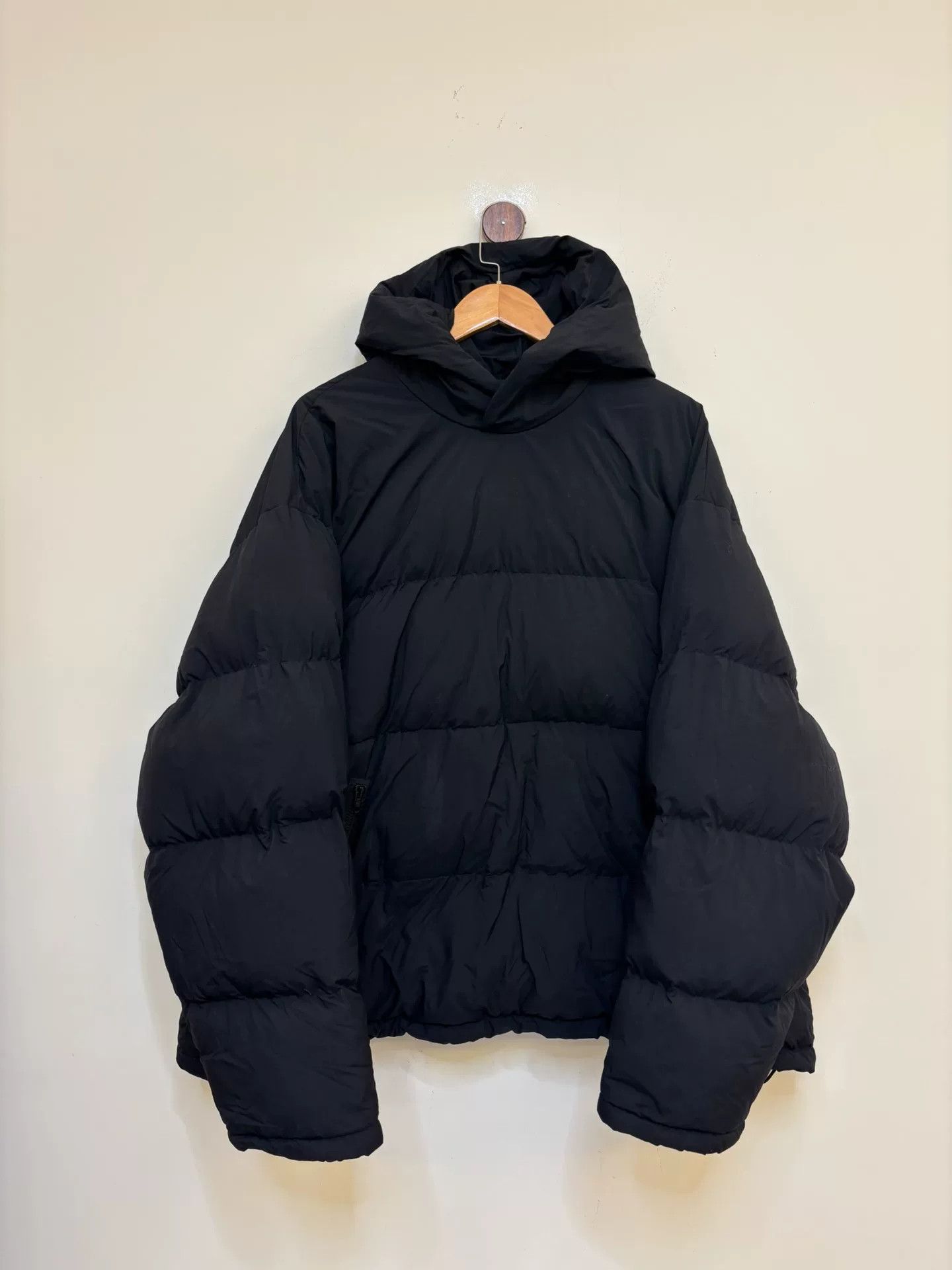 Balenciaga balenciaga black hooded puffer jacket Size US L / EU 52-54 / 3 - 2 Thumbnail