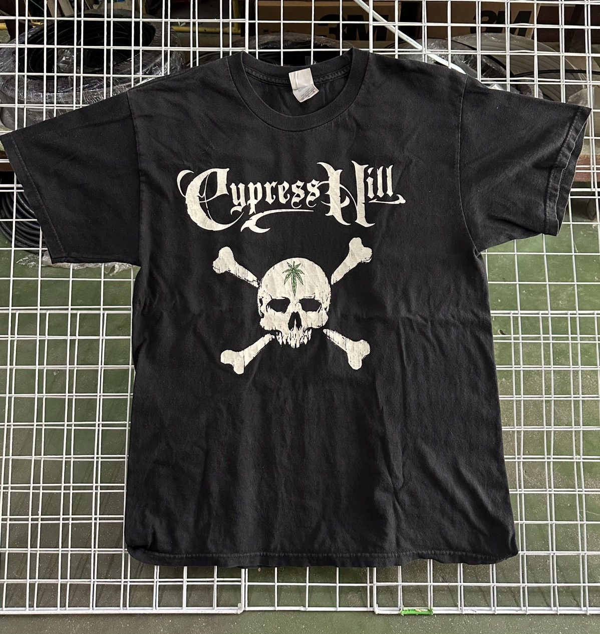 Band Tees Rare!! 2000 Cypress Hill Skull & Bones Vintage Tee Size L Size US L / EU 52-54 / 3 - 2 Thumbnail