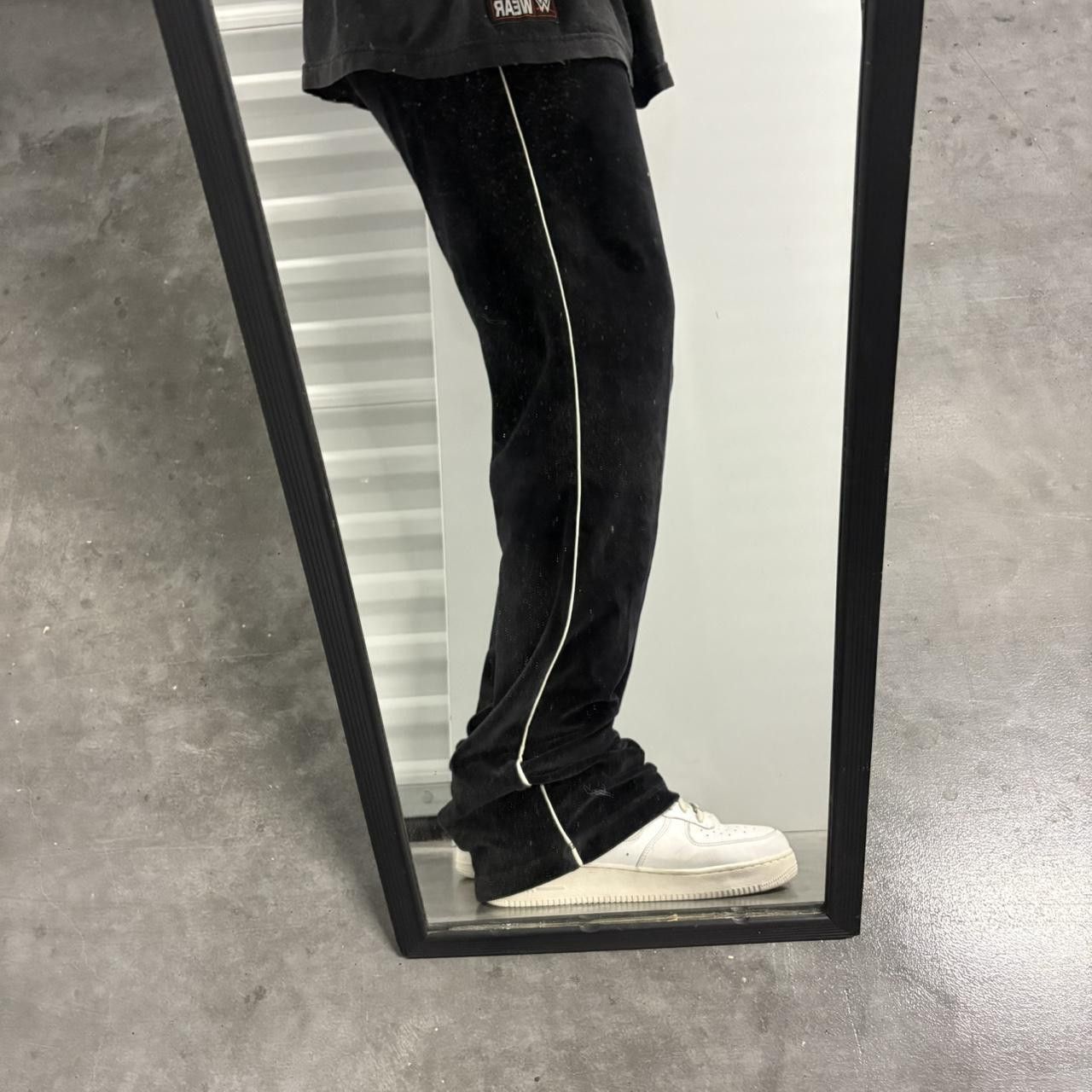 Vintage Crazy Vintage Y2K/2000s Baggy Rafaella Black Velvet SweatPants! Size US 32 / EU 48 - 1 Thumbnail