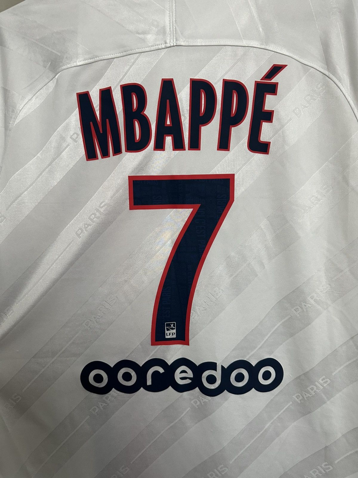 Nike 2019/2020 Nike Paris Saint Germain PSG Mbappe Soccer Jersey Size US L / EU 52-54 / 3 - 5 Thumbnail