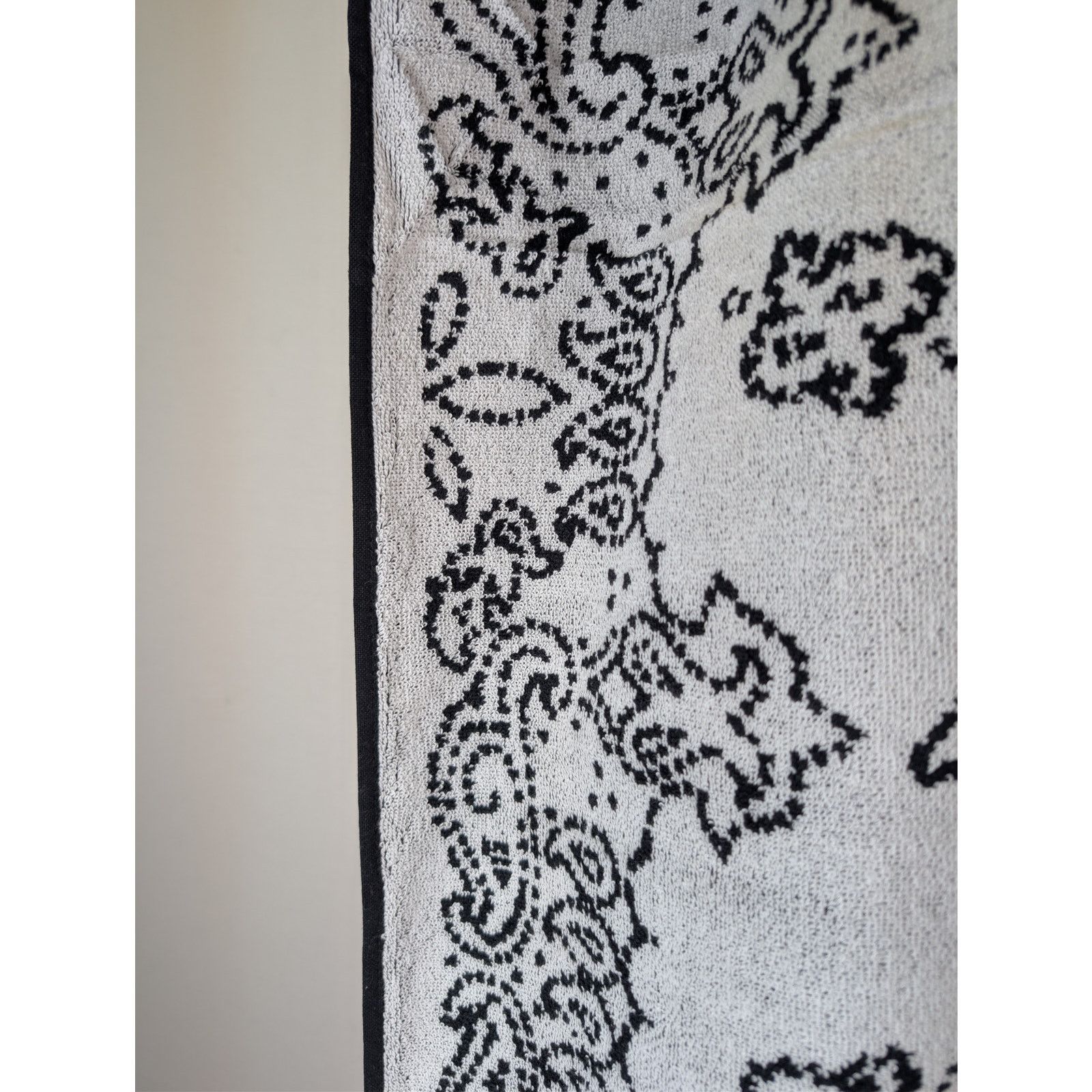 Amiri o1rshd1 Size: OS / Q:3 / bandana cotton towel in Black/White Size ONE SIZE - 16 Thumbnail
