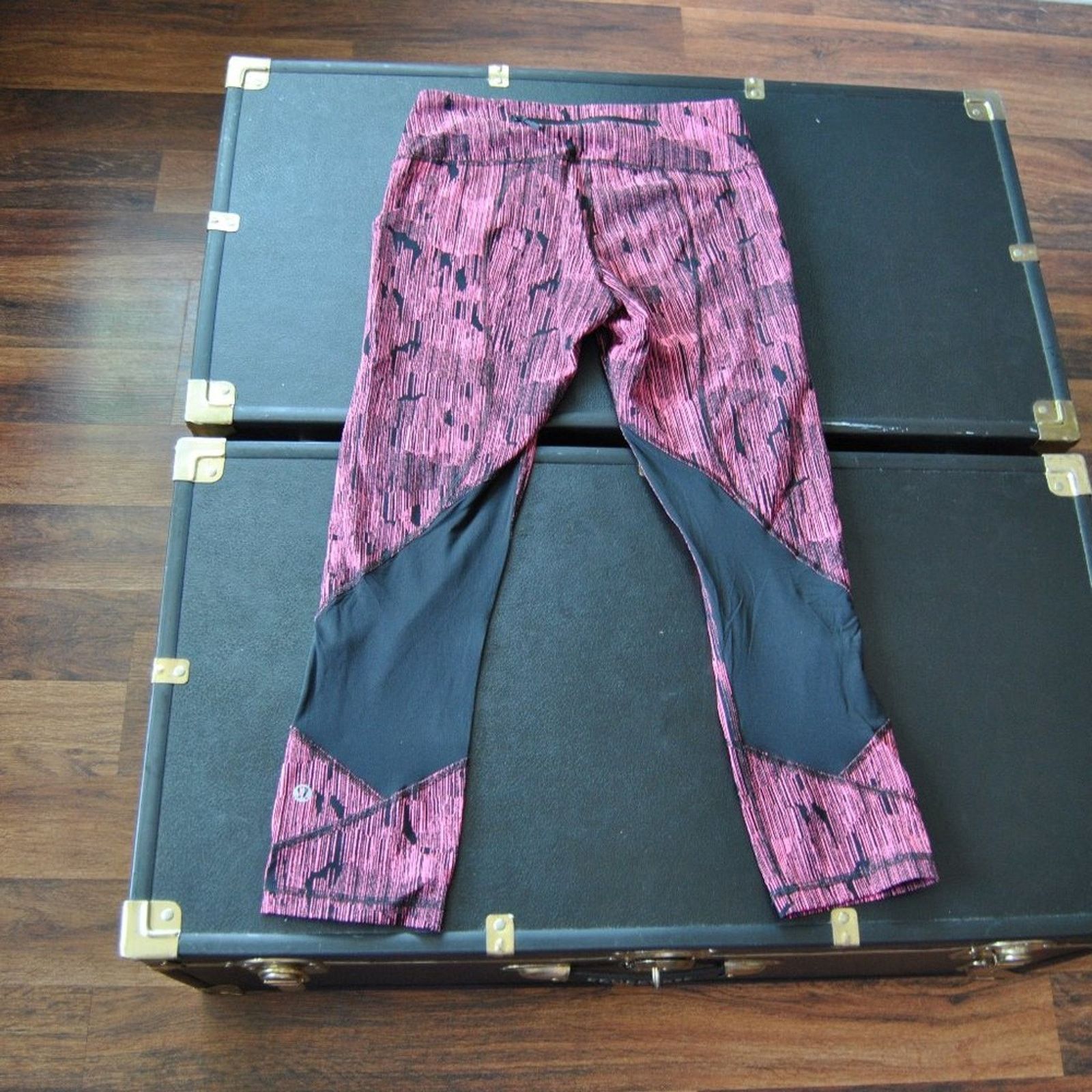 Lululemon Lululemon Leggings with Pockets Pink and Black Size 6 Size 26" / US 2 / IT 38 - 8 Thumbnail