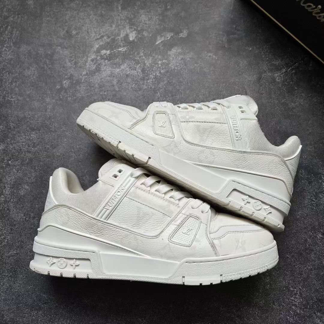 Louis Vuitton Louis Vuitton Training White Lowtop Sneakers 40 Men Size US 7.5 / EU 40-41 - 1 Thumbnail