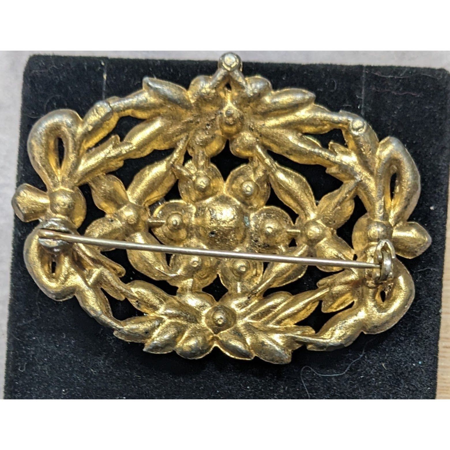 Other Vintage Floral Brooch Gold Tone With Rainbow Rhinestones Size ONE SIZE - 6 Thumbnail