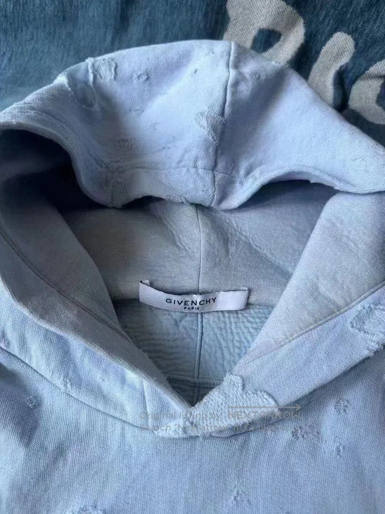 Givenchy givenchy distressed hoodie in light blue. Size US S / EU 44-46 / 1 - 2 Thumbnail