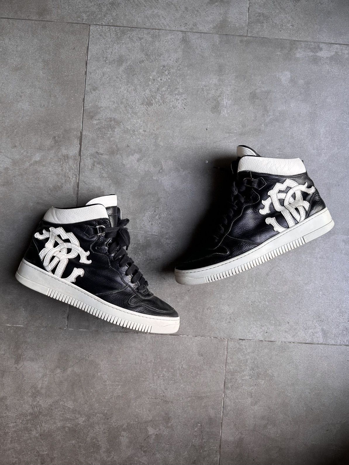 GOTHIC HIGH TOP SNEAKERS