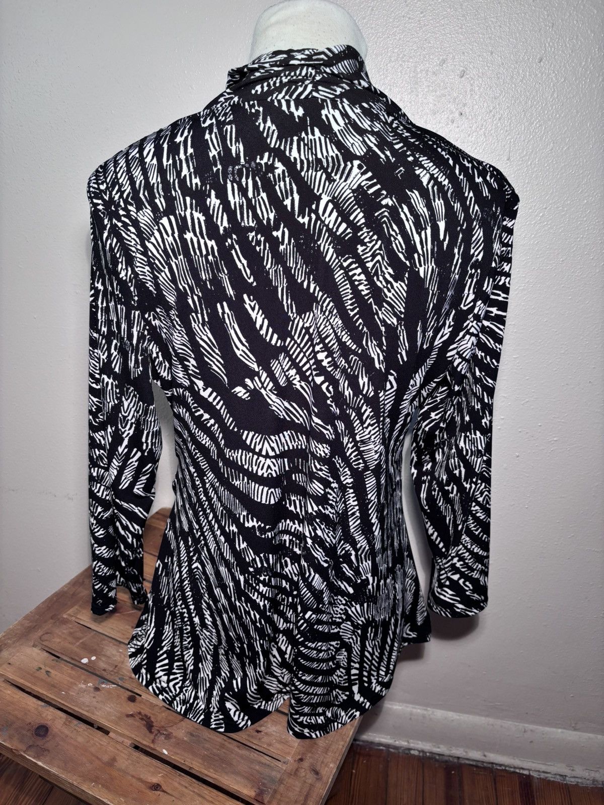 Alfani Alfani V Neck Abstract Print Blouse Size XL / US 12-14 / IT 48-50 - 8 Thumbnail