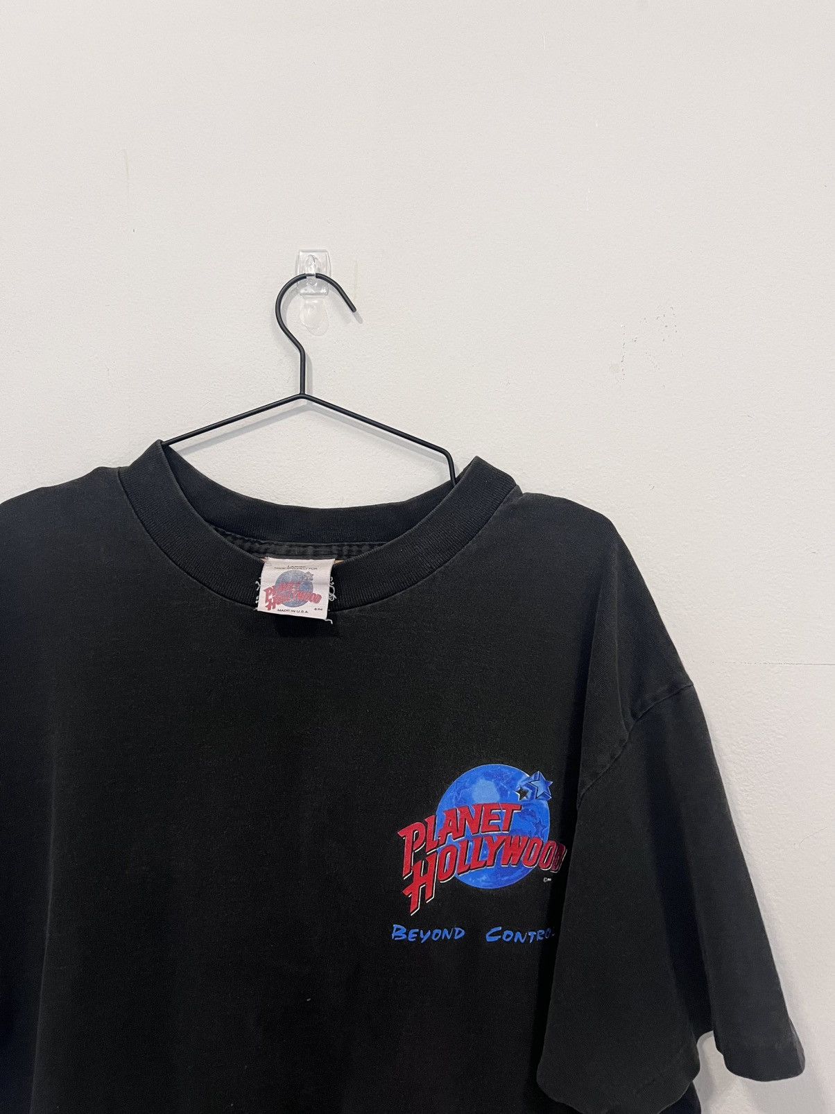 Planet Hollywood Vintage Planet Hollywood “Beyond Control” Tee Made in USA L Size US L / EU 52-54 / 3 - 6 Thumbnail
