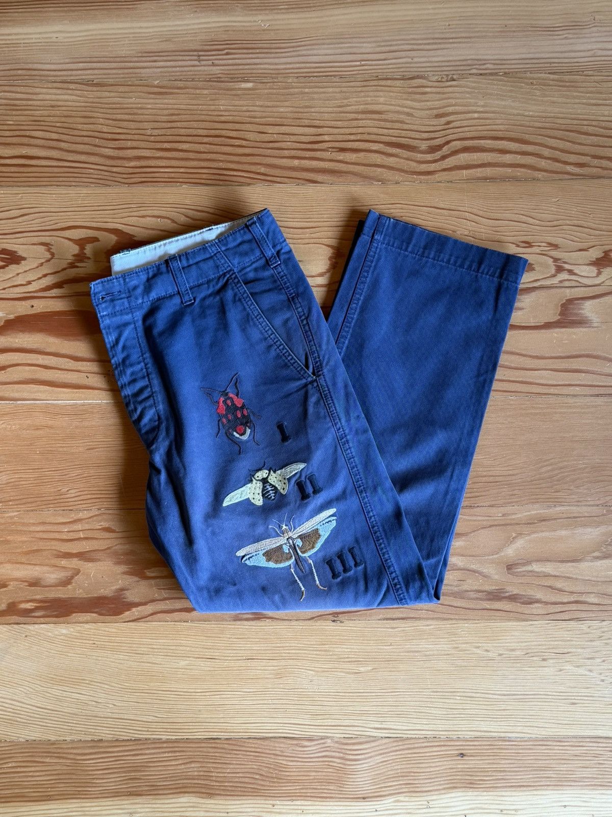Gucci Gucci navy blue khaki trouser with bug embroidery Size US 32 / EU 48 - 3 Thumbnail