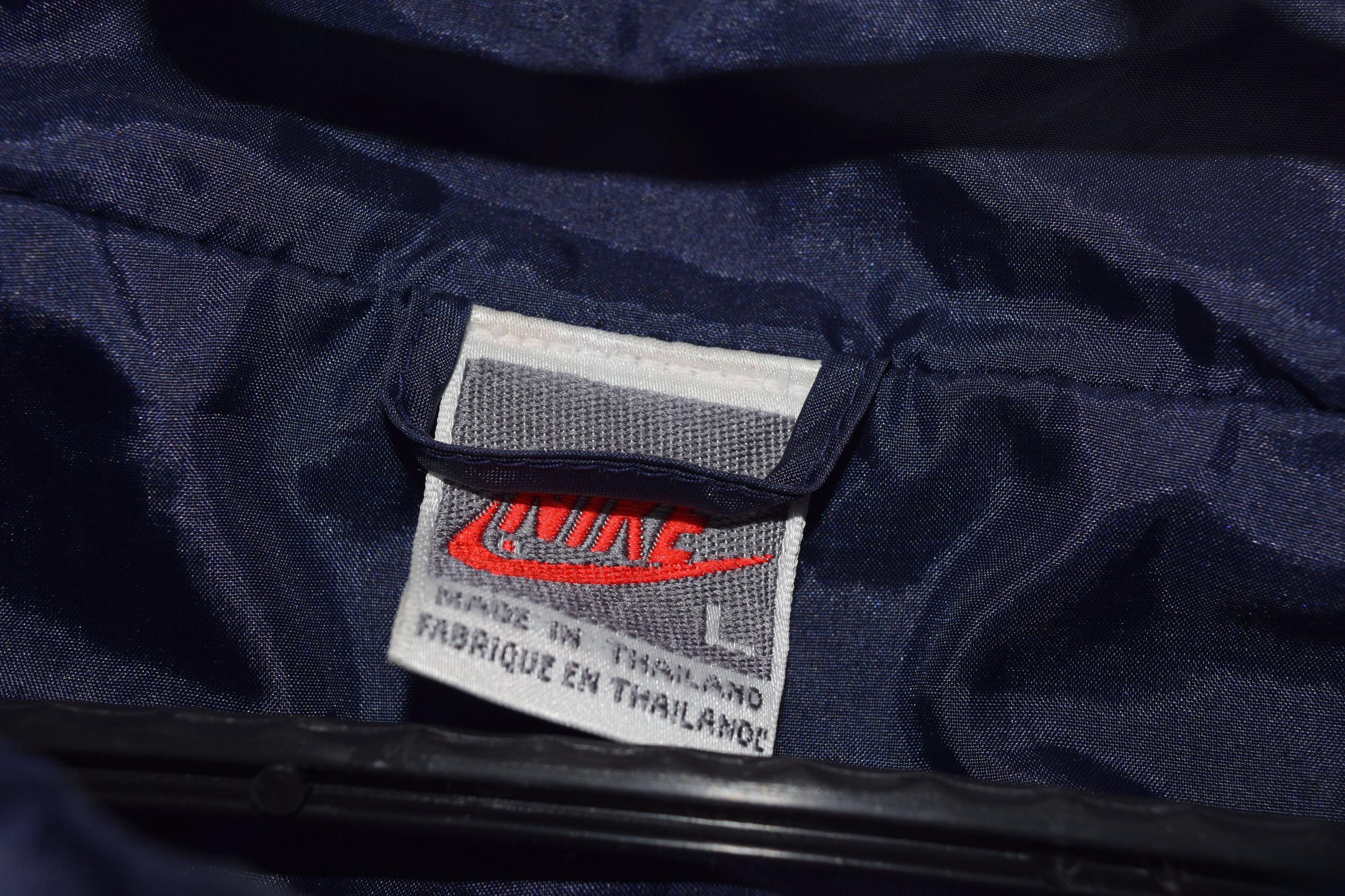 Nike Vintage 90s Nike Just Do It Windbreaker Size US L / EU 52-54 / 3 - 6 Thumbnail