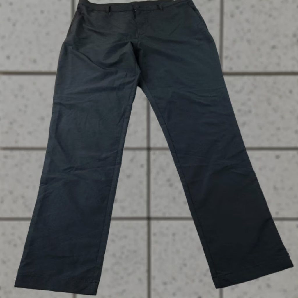 Banana Republic Banana Republic Pants Mens 40X34 Black Chino Trouser Performance Straight Tech Pants Chino Men Black 40/34 Regular Rise High Summer Casual Size US 40 / EU 56 - 1 Thumbnail