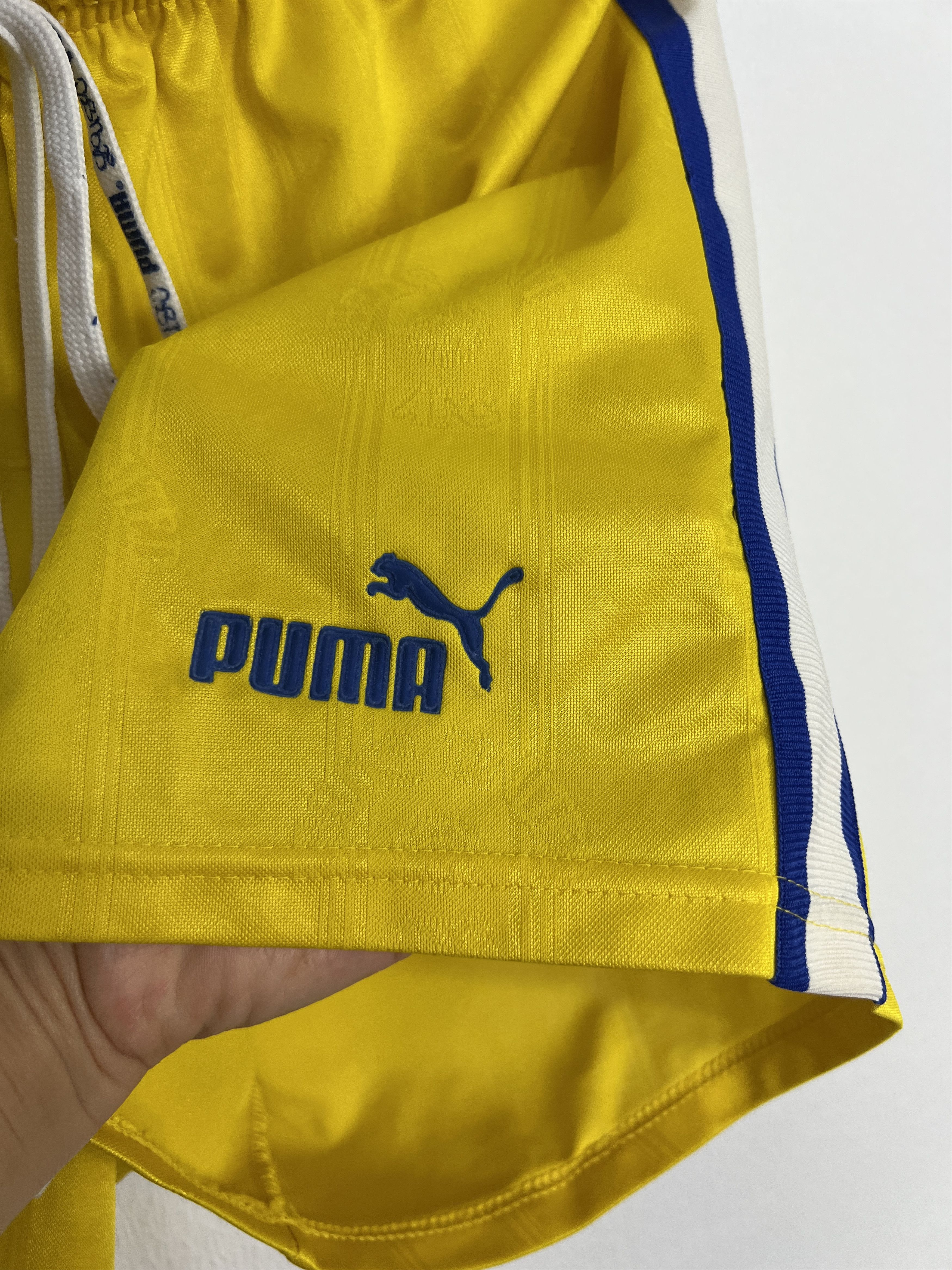 Puma Vintage 90's Puma Leeds United Football Shorts Soccer XL Size US 36 / EU 52 - 5 Thumbnail
