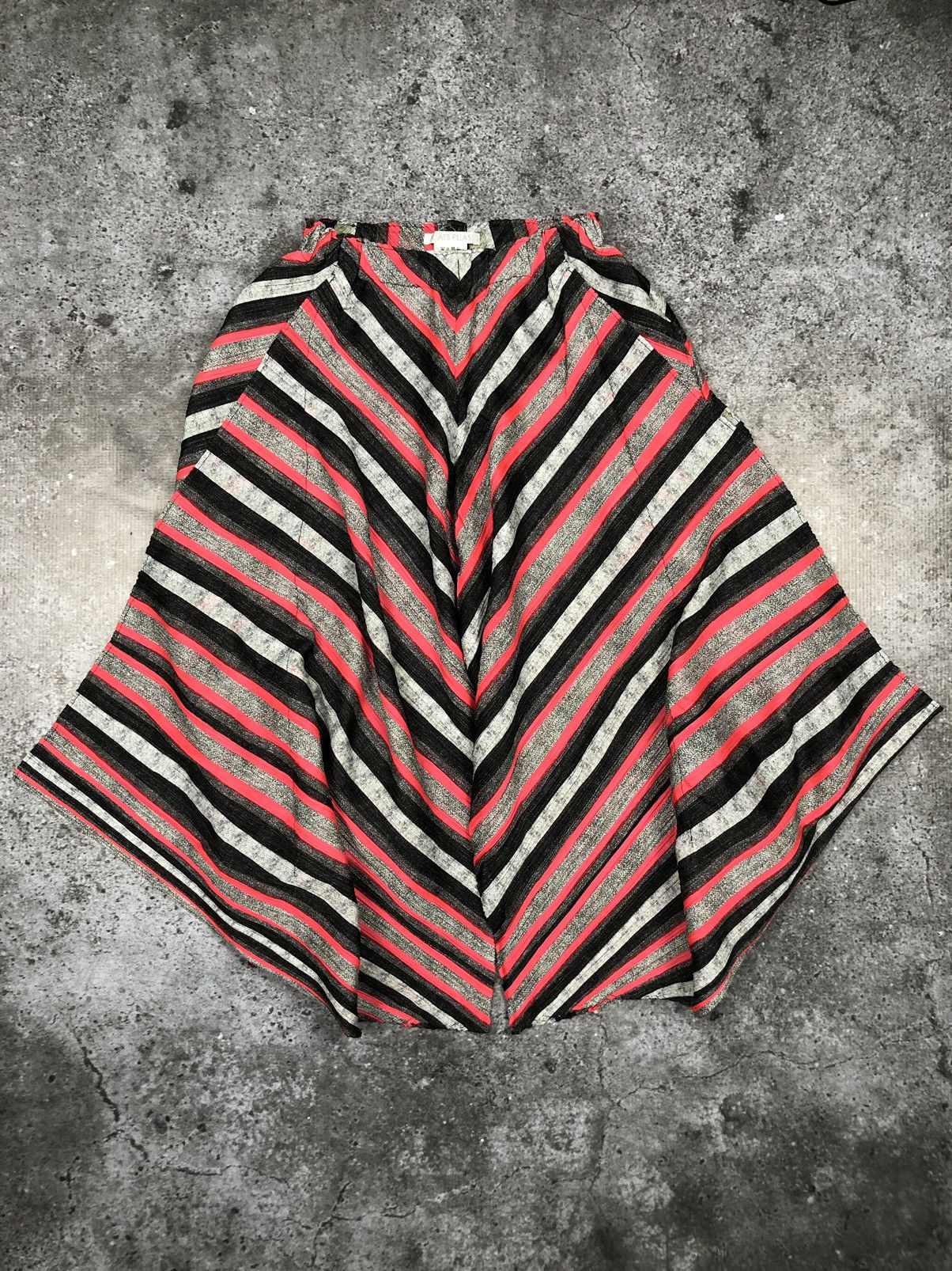 PLEATS PLEASE LONGPANTS