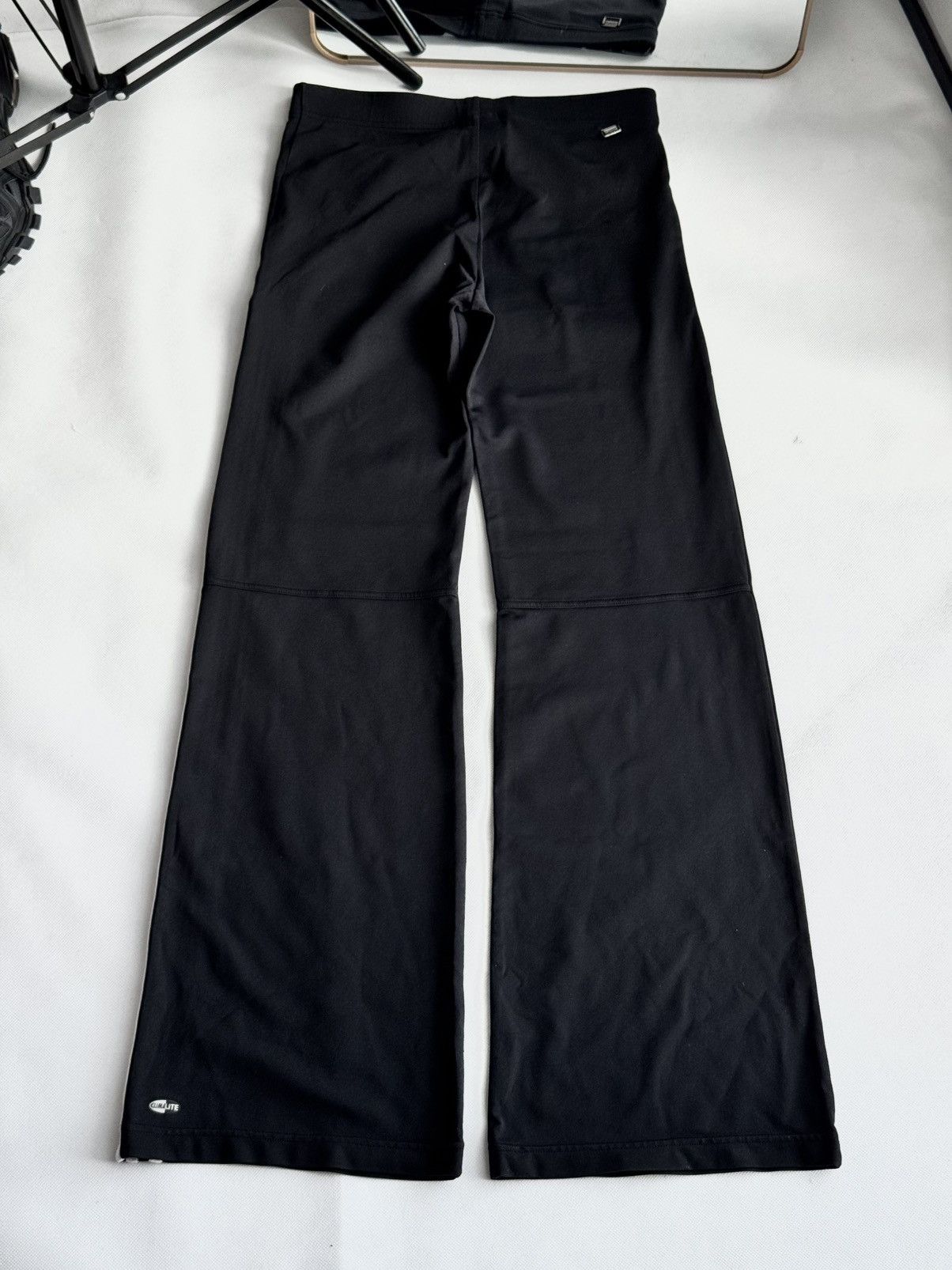 Adidas Very Rare Adidas 3 Stripe Sexy Yoga Low Waisted Flared Size 28" / US 6 / IT 42 - 10 Thumbnail