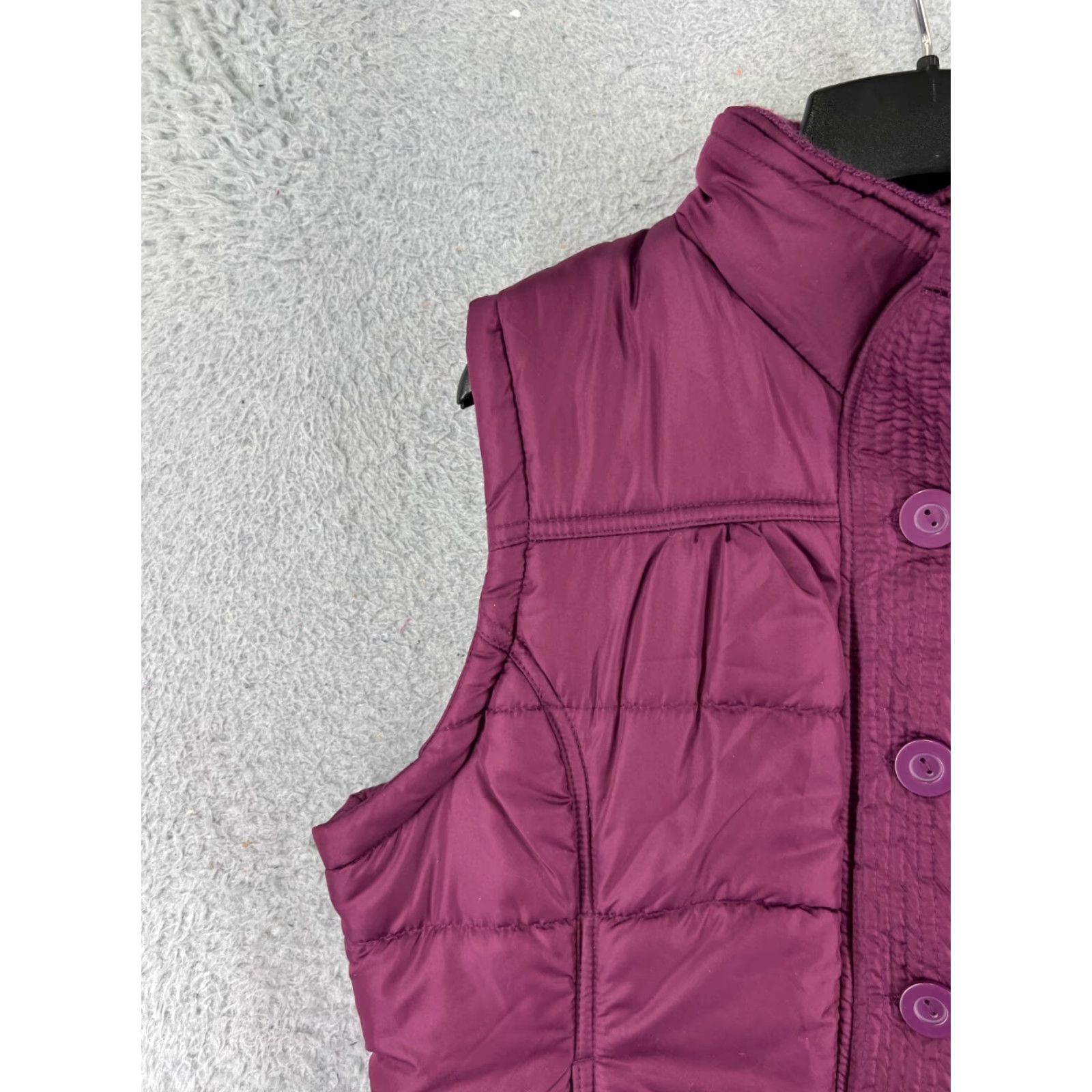 Vintage Outer Edge Vest Women L Red 100% Polyester Insulated Mock Neck Zip Pocket Zipper Quilted - Casual, Travel, Workwear Mens? Size L / US 10 / IT 46 - 6 Thumbnail