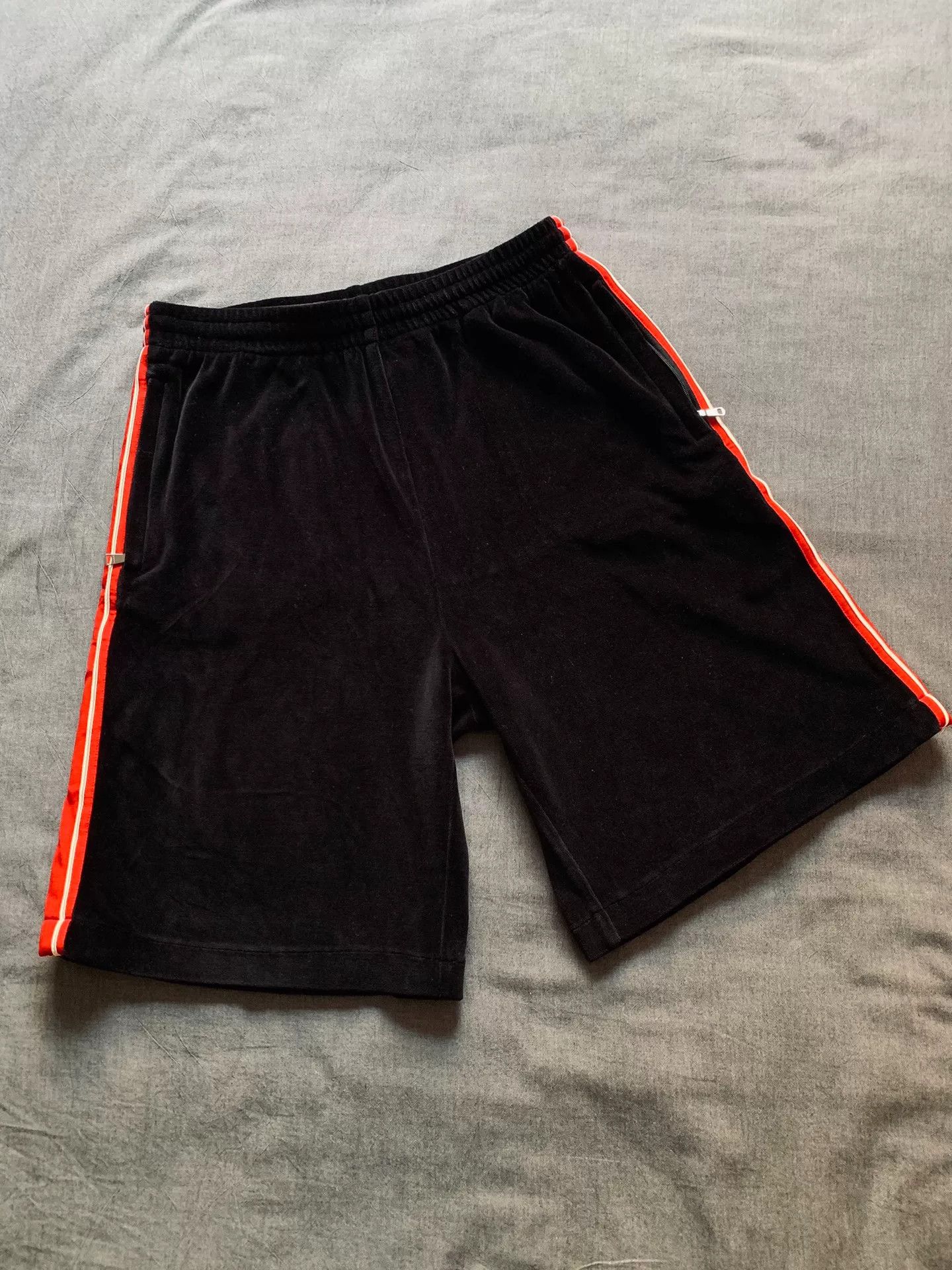 Gucci Gucci velvet shorts Size 34" / US 12 / IT 48 - 1 Thumbnail
