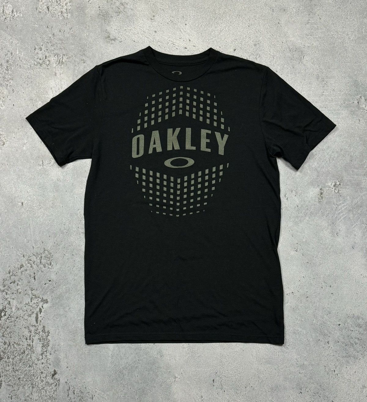 Oakley Oakley t shirt center logo basic Size US S / EU 44-46 / 1 - 1 Thumbnail