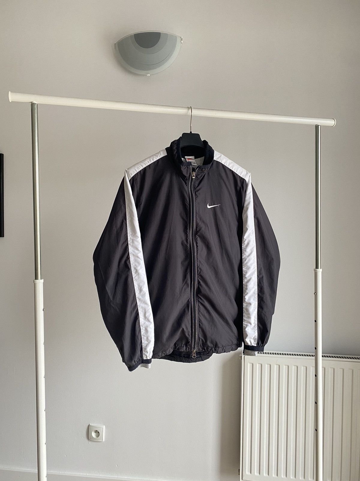 Nike Vintage Nike Light Jacket Track Top Size US S / EU 44-46 / 1 - 4 Thumbnail