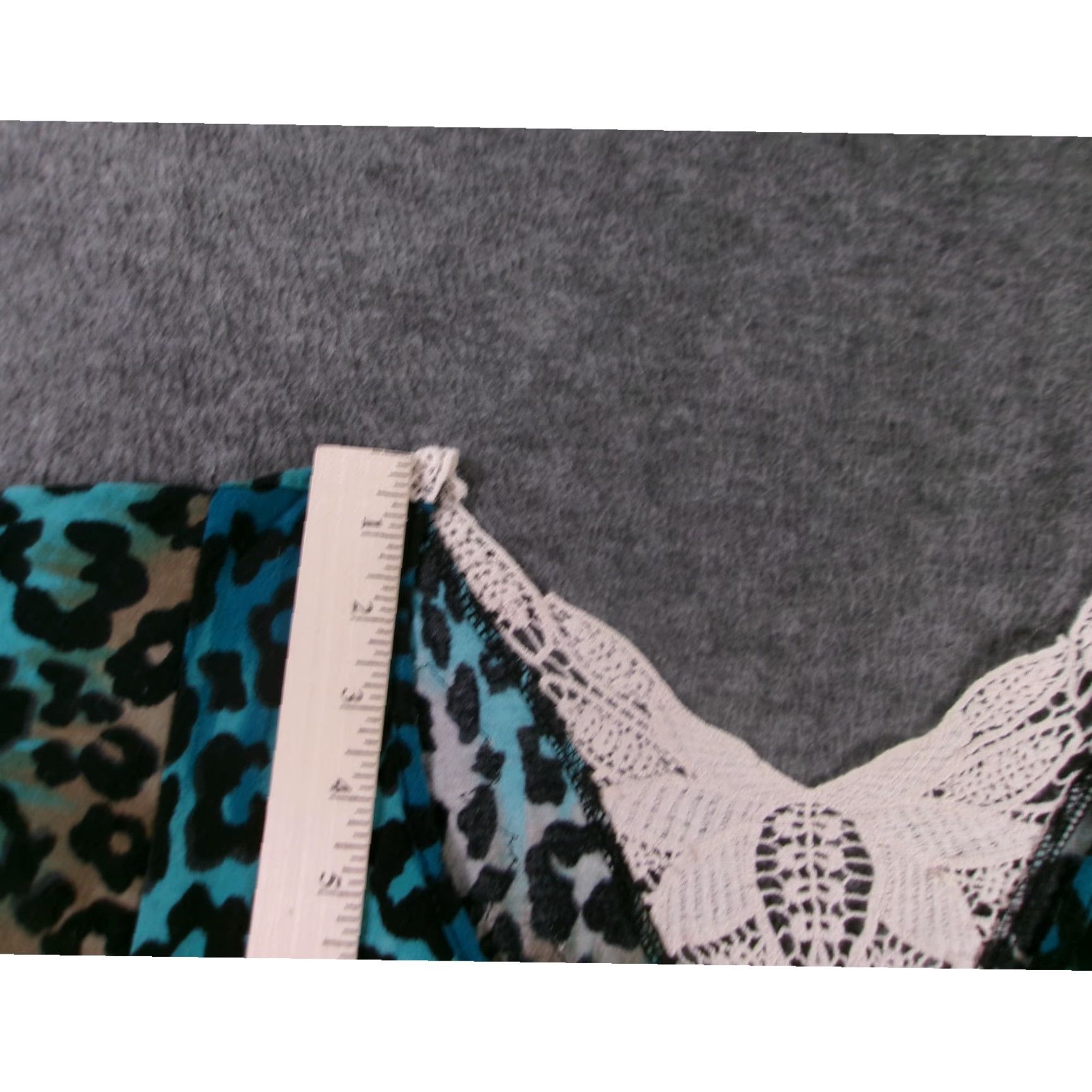 Vintage No Boundaries Blouse Womens Large Teal Leopard Crochet Trim V-Neck Short Sleeve Lightweight Casual Party Top Shirt Size L / US 10 / IT 46 - 4 Thumbnail