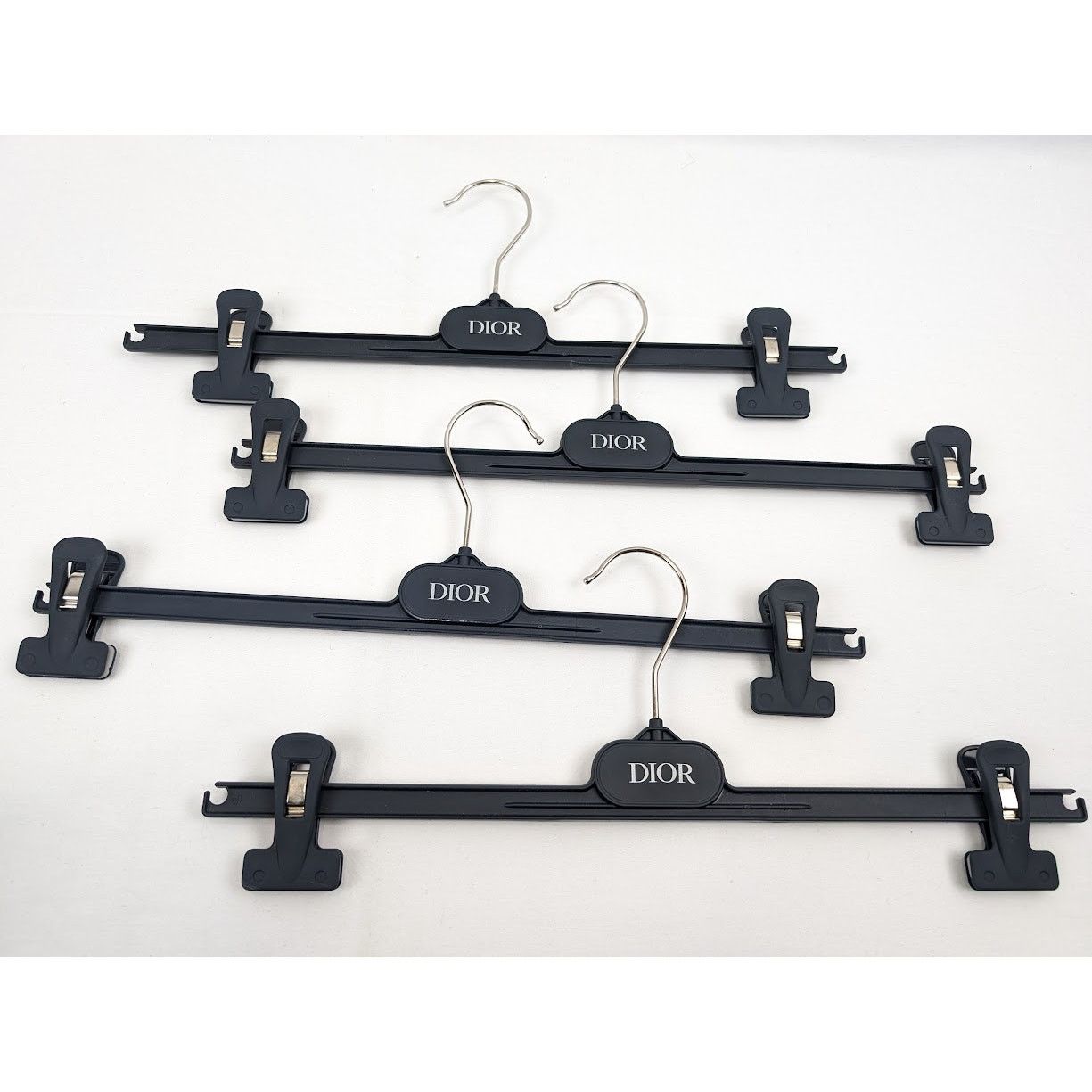 Dior o1rshd1 Size: OS / Hanger in Black Size ONE SIZE - 2 Thumbnail