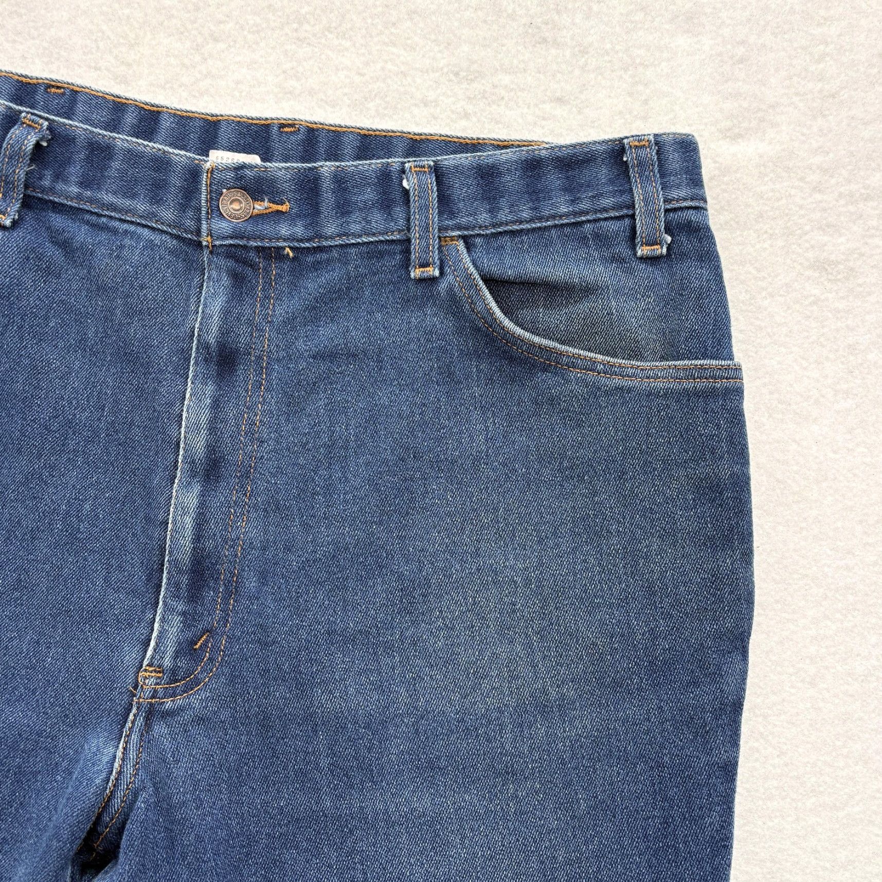 Levi's VINTAGE Levi's Jeans Mens 44x30 Blue Denim Straight Leg Medium Wash 90s Gold Tab Jacket? Size US 44 / EU 60 - 4 Thumbnail