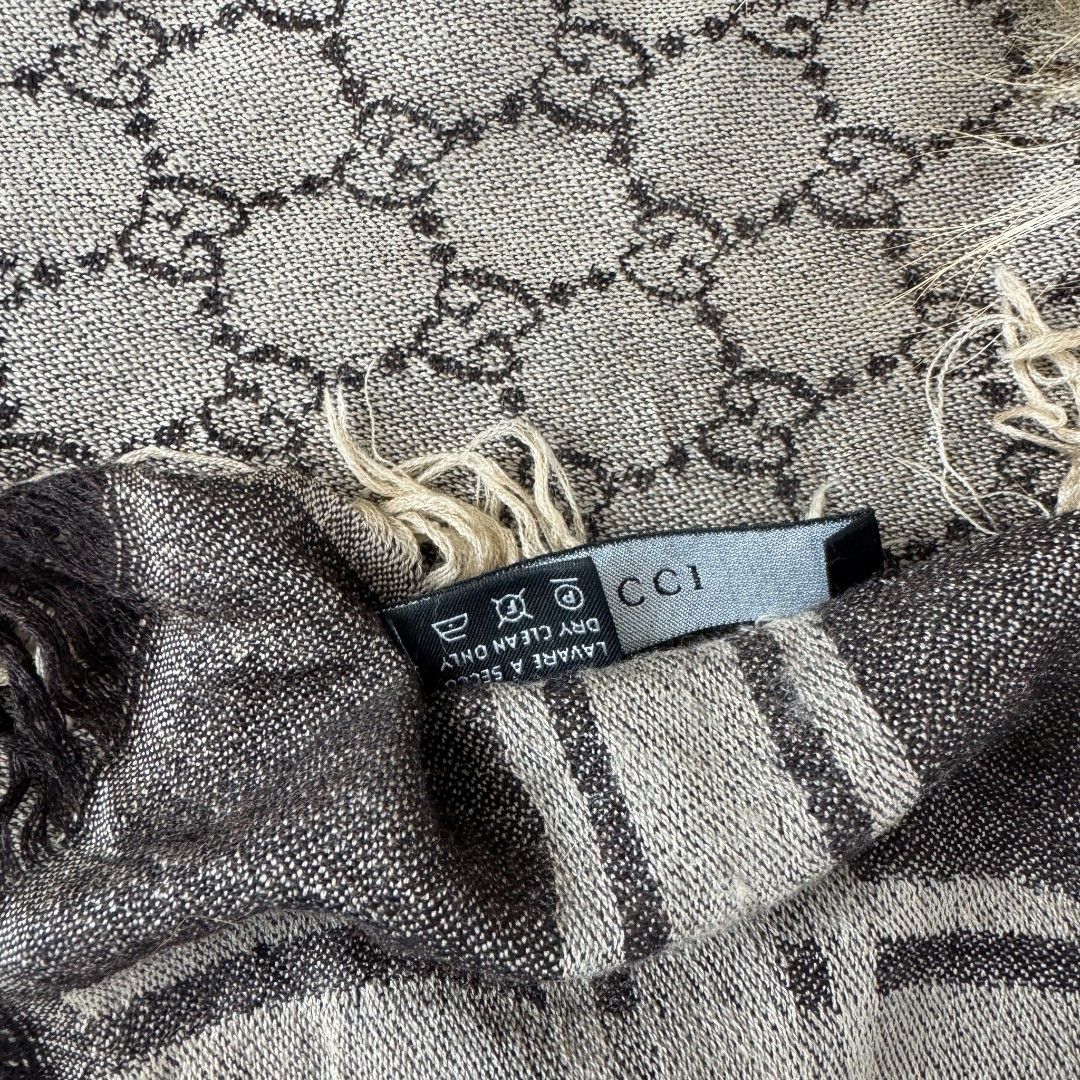 Gucci GG Monogram Wool Silk Stole with Fox Fur – Poncho Scarf Size ONE SIZE - 11 Thumbnail