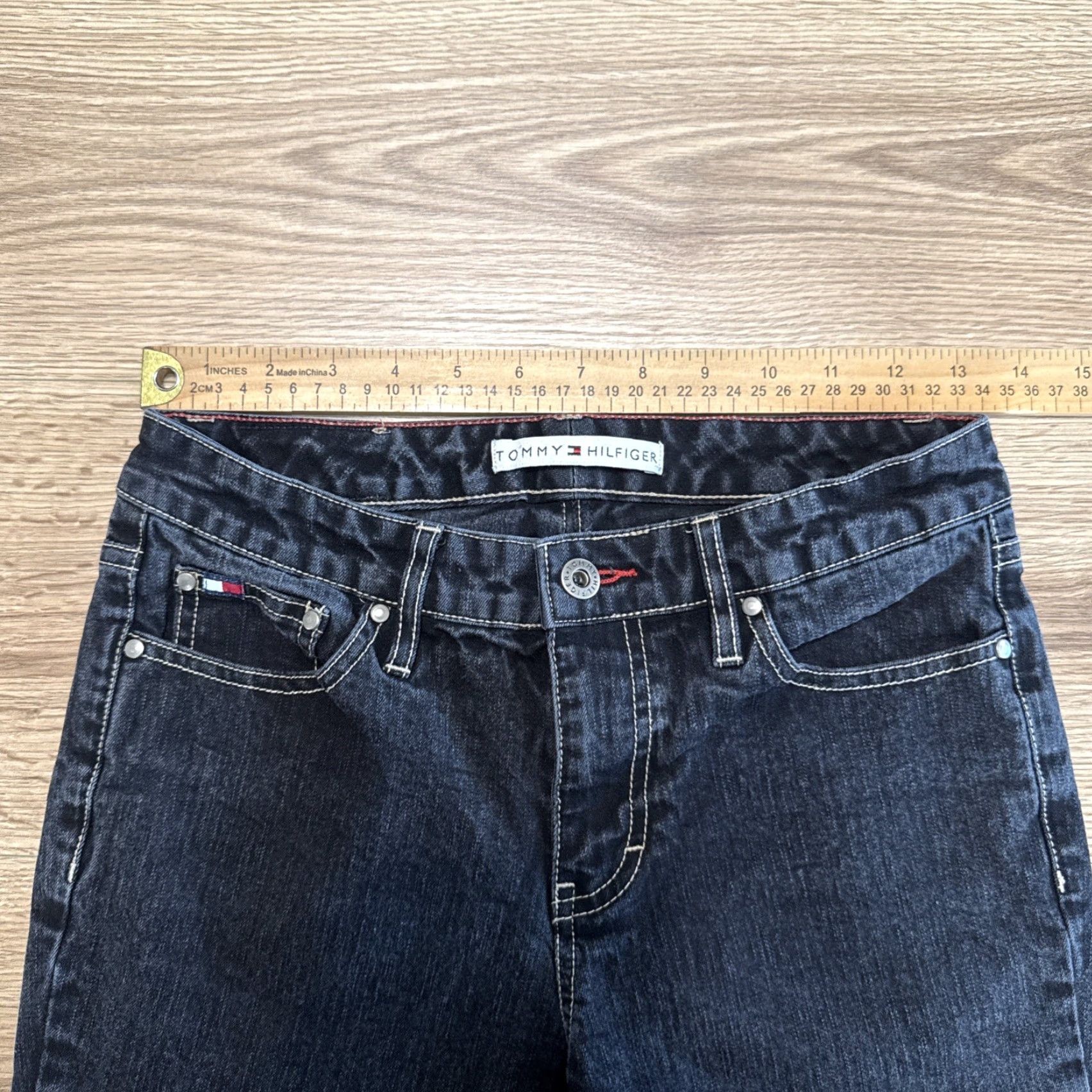 Tommy Hilfiger VINTAGE Tommy Hilfiger Women's Crop Jeans Size 2 Black Denim Split Hem 90s Size 26" / US 2 / IT 38 - 3 Thumbnail
