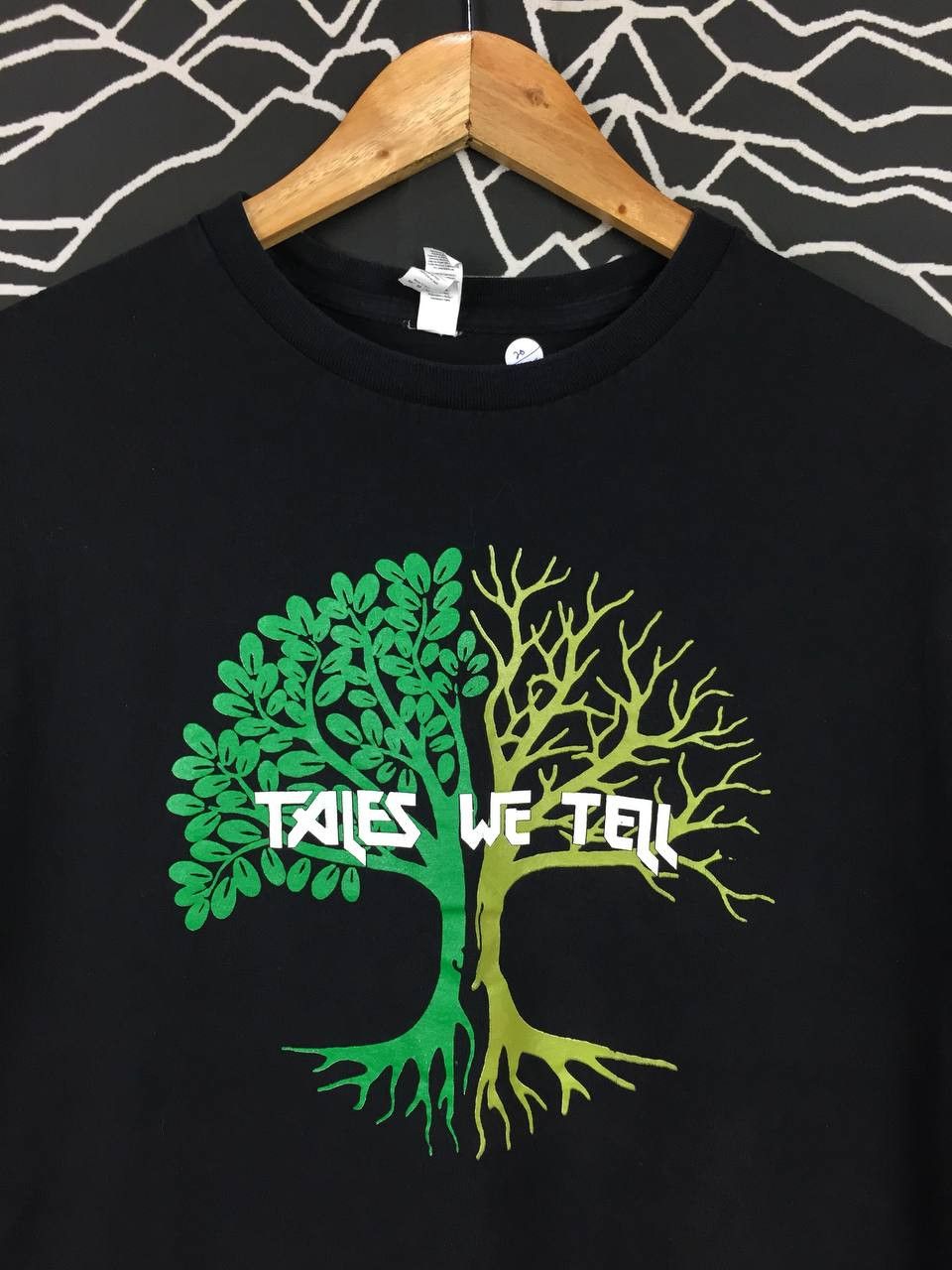 Band Tees × Vintage Tales We Tell American Metalcore Band The Circle Album Tee Size US M / EU 48-50 / 2 - 3 Thumbnail