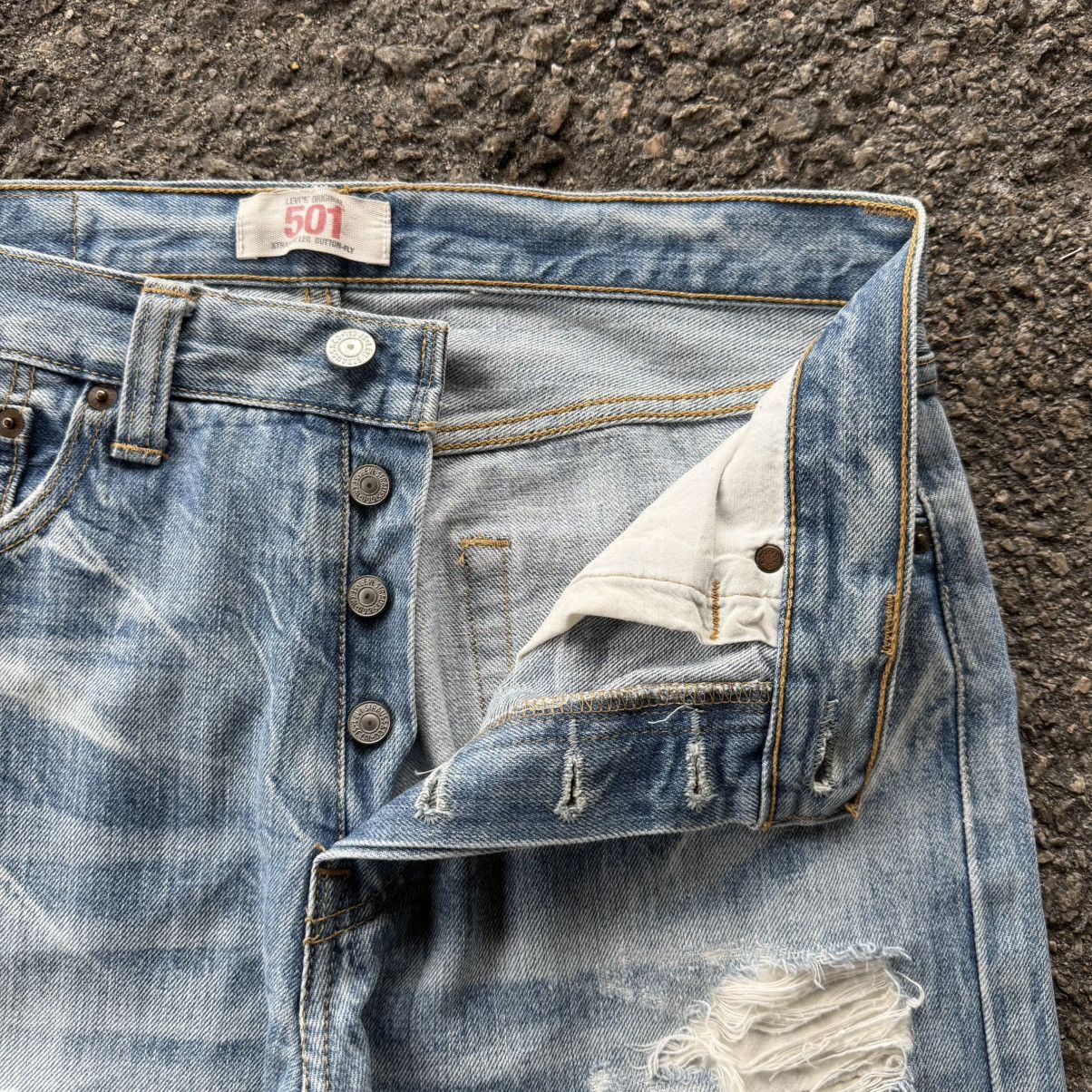 Levi's W31 Vintage Levi’s 501 straight faded Rippep jean denim Size US 31 - 5 Thumbnail