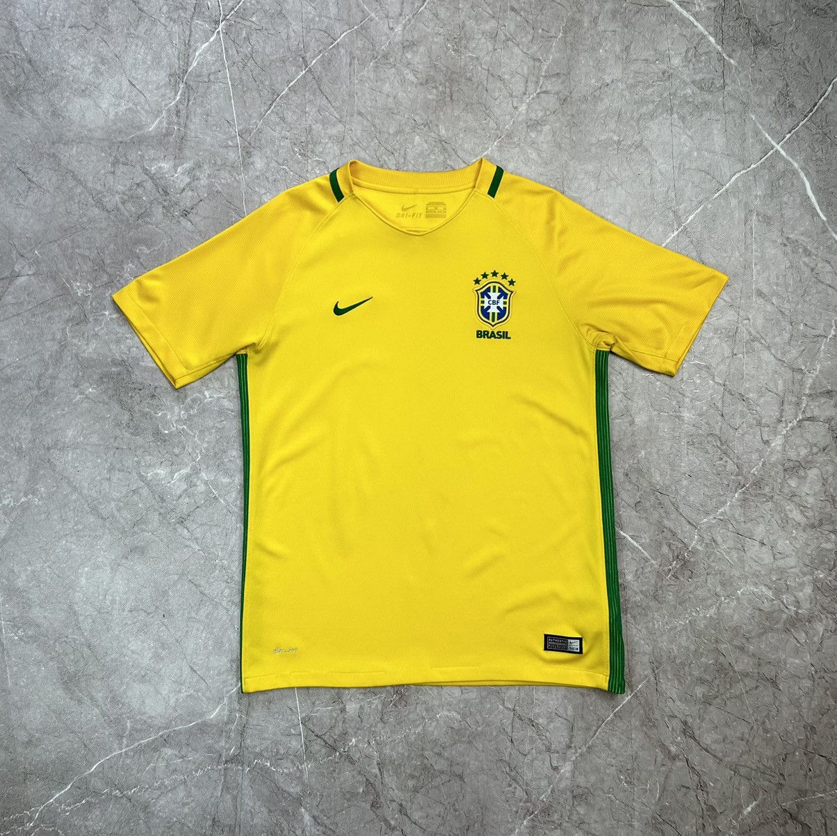 Nike × Vintage Nike Brazil Jersey Soccer Football Size S Size US S / EU 44-46 / 1 - 2 Thumbnail