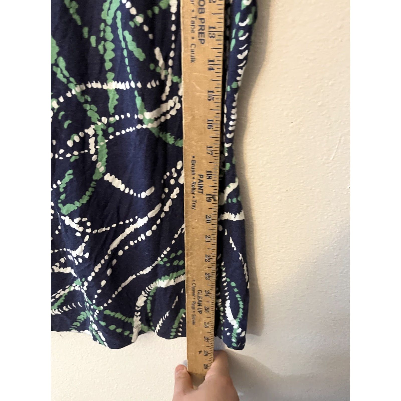 Banana Republic Banana Republic size medium Navy Geometric capped sleeve Blouse Size M / US 6-8 / IT 42-44 - 4 Thumbnail