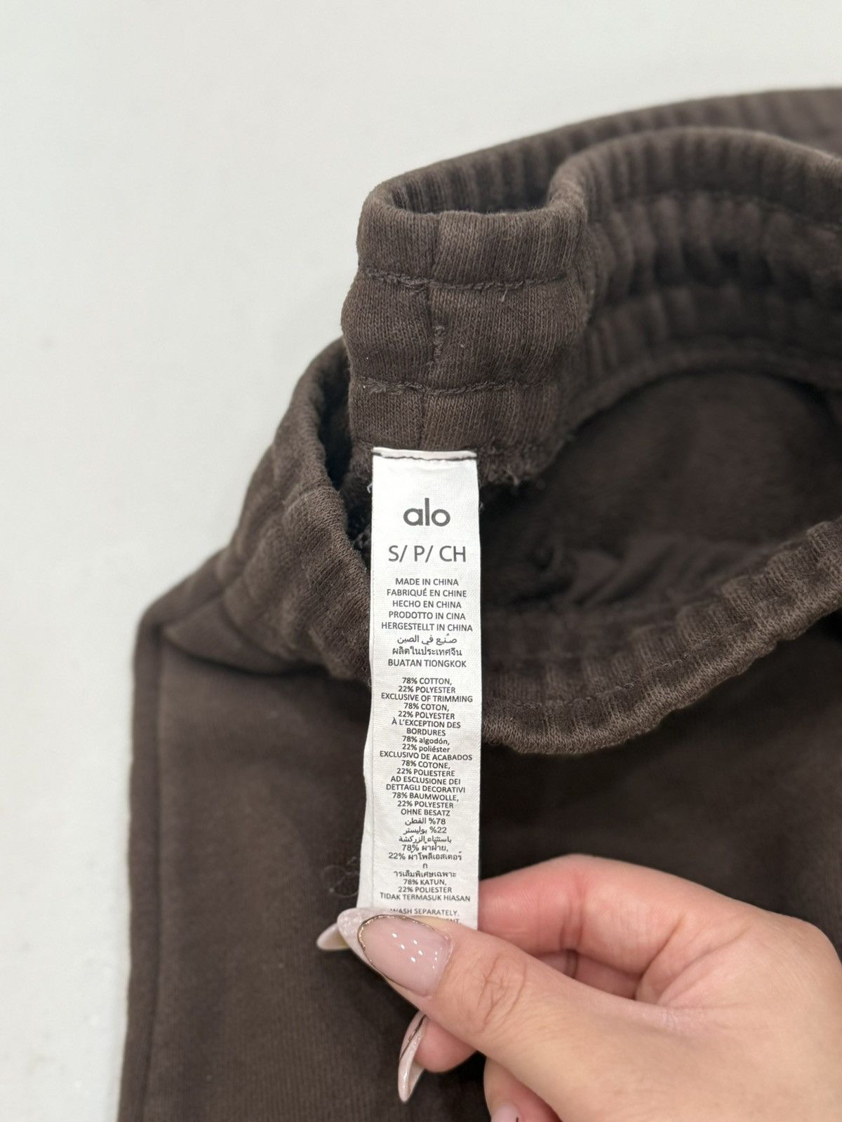 Alo Yoga Alo Cuffed Renown Heavy Weight Sweatpant Size 27" / US 4 / IT 40 - 2 Thumbnail