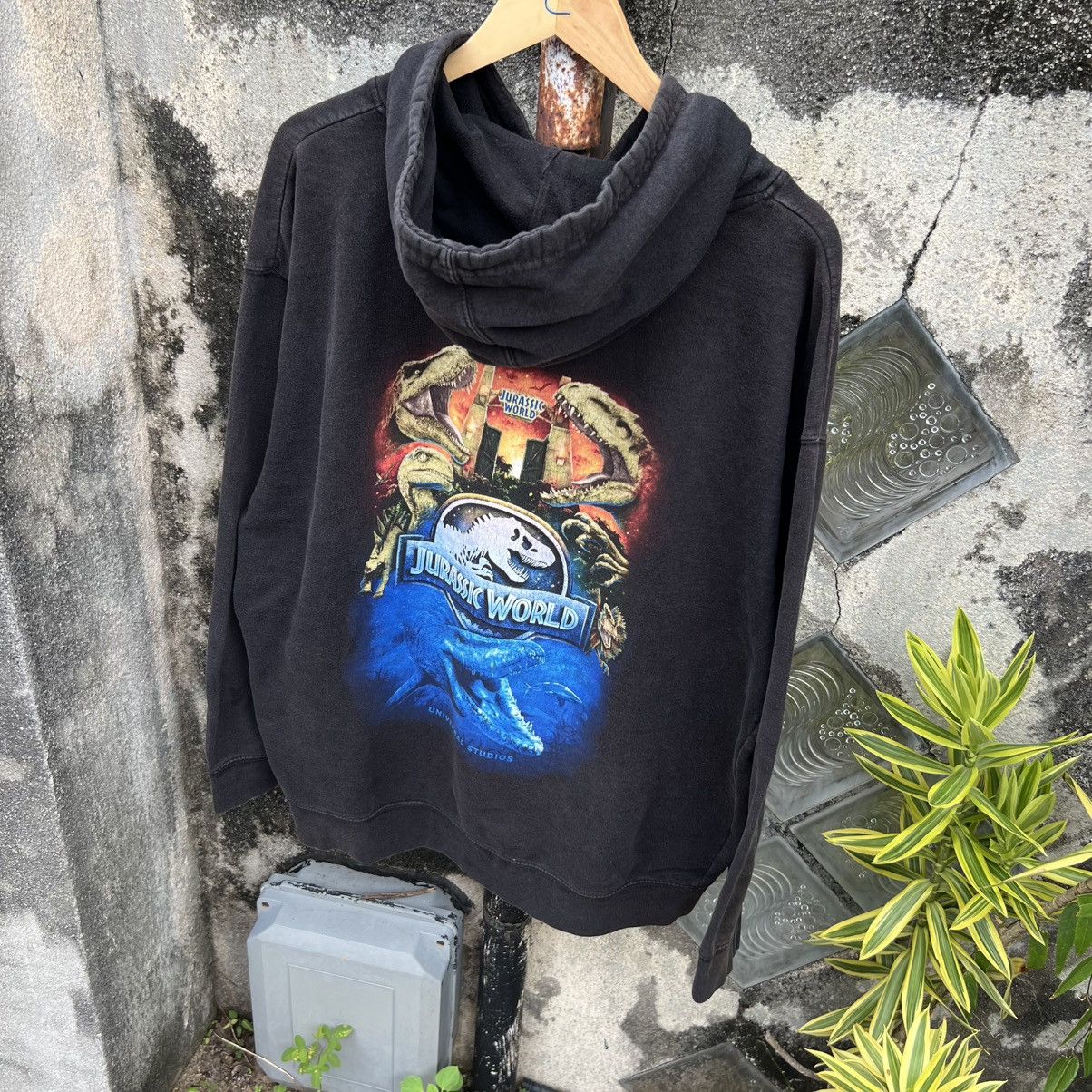 Universal Studios “JURASSIC WORLD” BLACK FADED HOODIE Size US XL / EU 56 / 4 - 11 Thumbnail