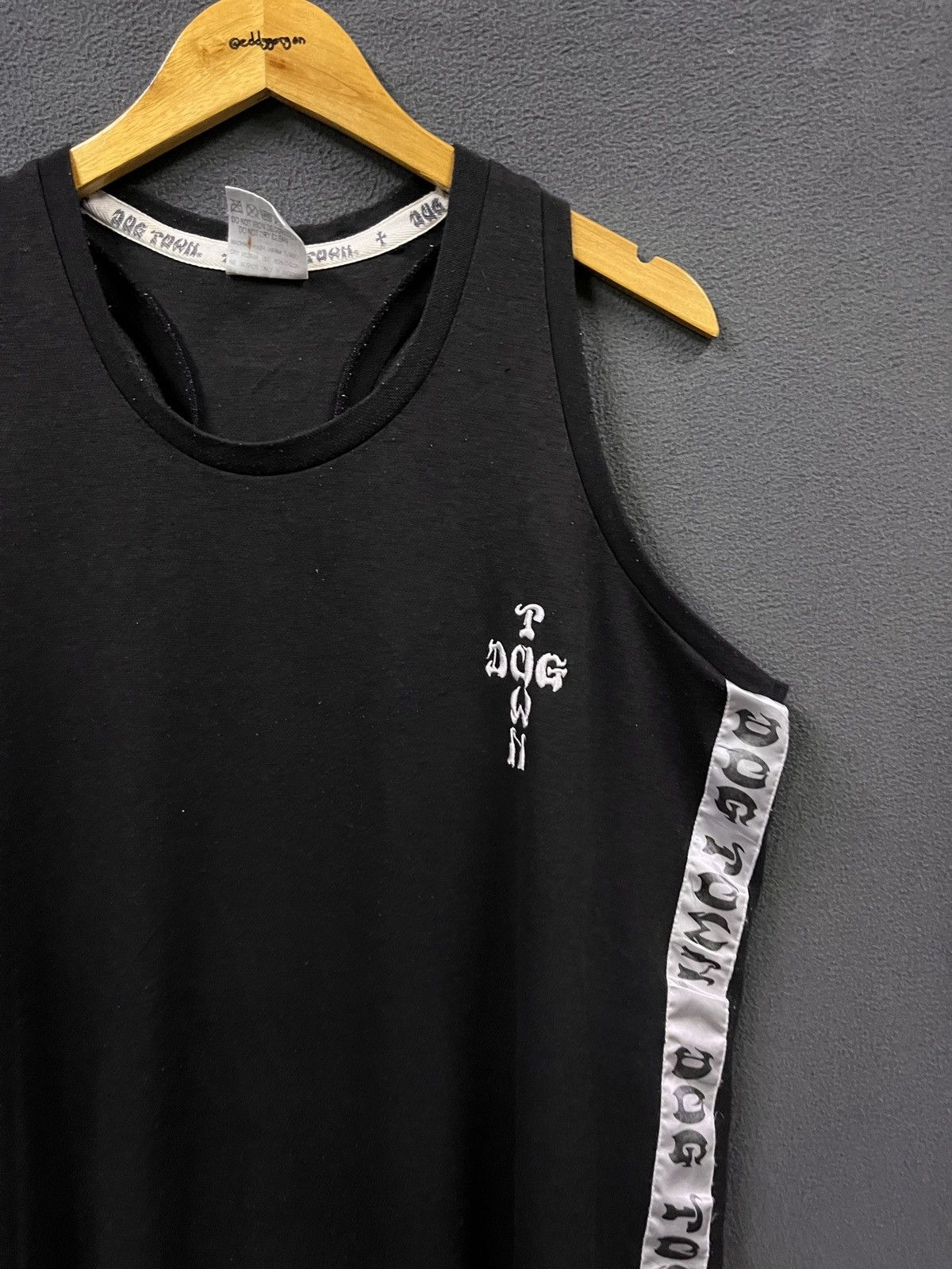 Dogtown DOG TOWN SLEEVELESS TSHIRT Size US L / EU 52-54 / 3 - 2 Thumbnail
