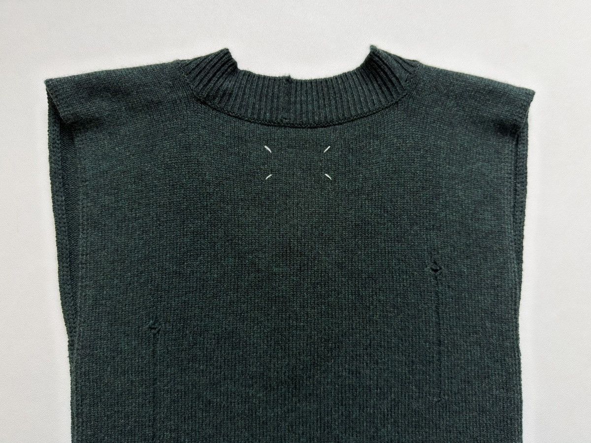 Maison Margiela A/W 21 Distressed Wool Sweater Vest Size US S / EU 44-46 / 1 - 14 Thumbnail