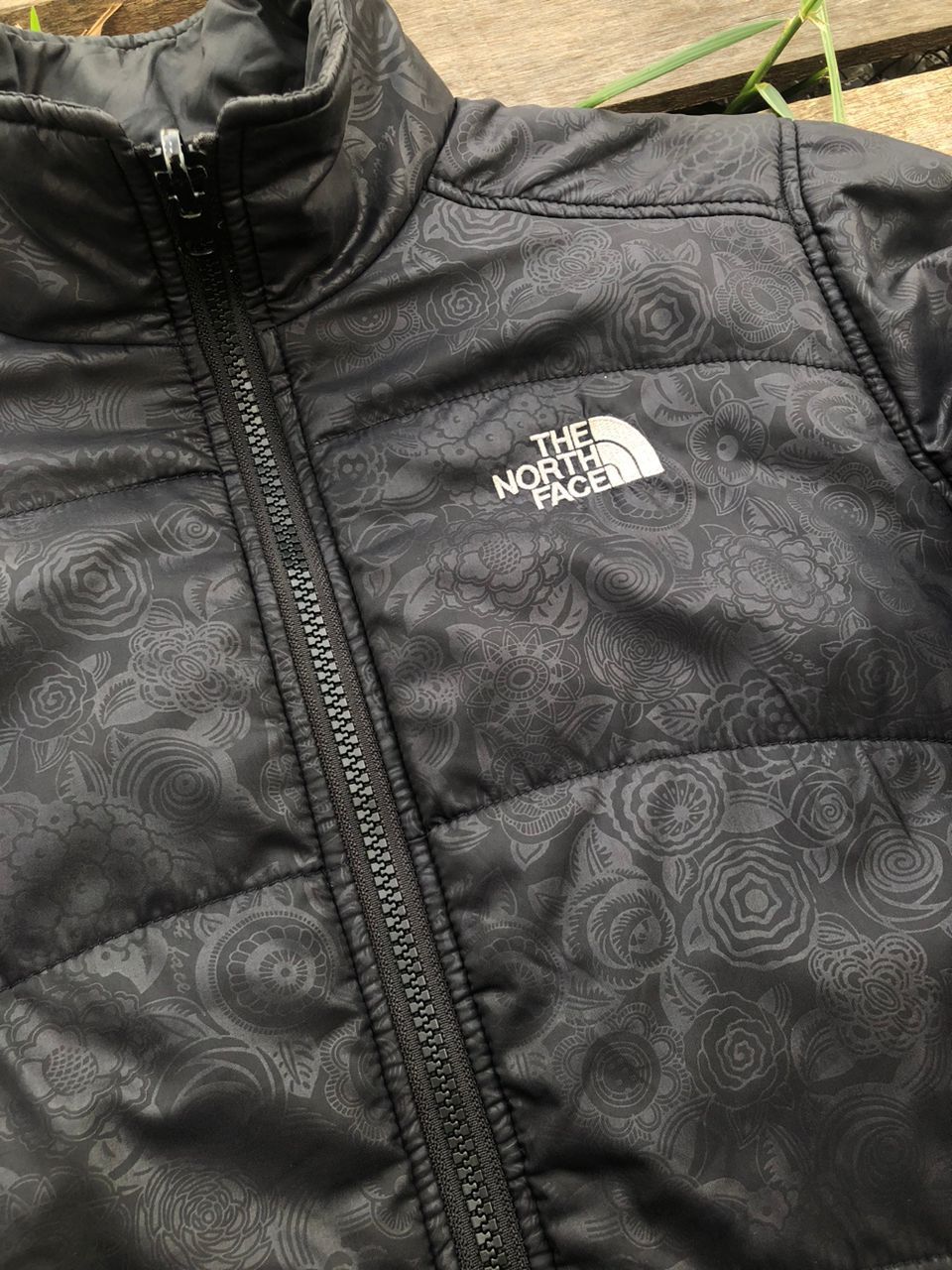 The North Face TNF The North Face Puffer Jacket Flower Design Size US S / EU 44-46 / 1 - 1 Thumbnail