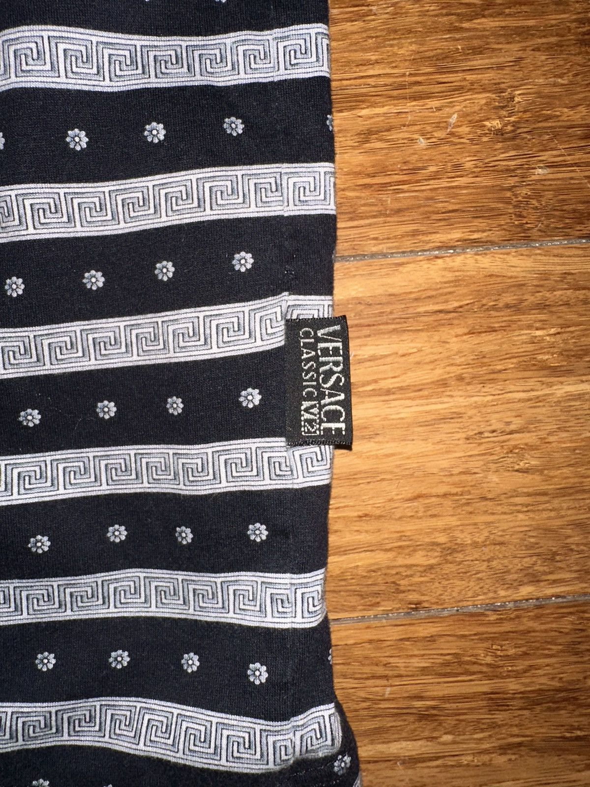 Versace Vintage versace v2 polo Size US L / EU 52-54 / 3 - 2 Thumbnail