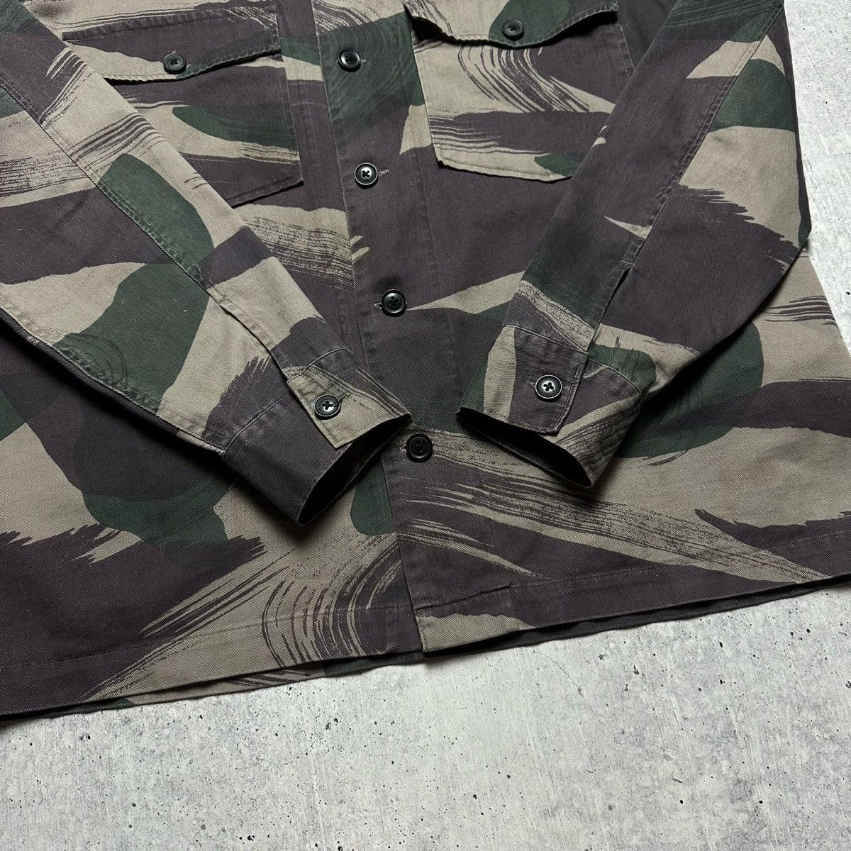 Allsaints × Japanese Brand Allsaints Mens Green Camo Section Camo-print Cotton Shirt L Size US L / EU 52-54 / 3 - 8 Thumbnail