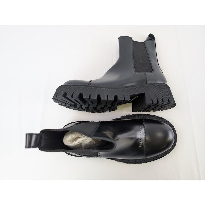 Balenciaga SS19 Combat Boots With Lace Detail In Matte Black  display picture 2