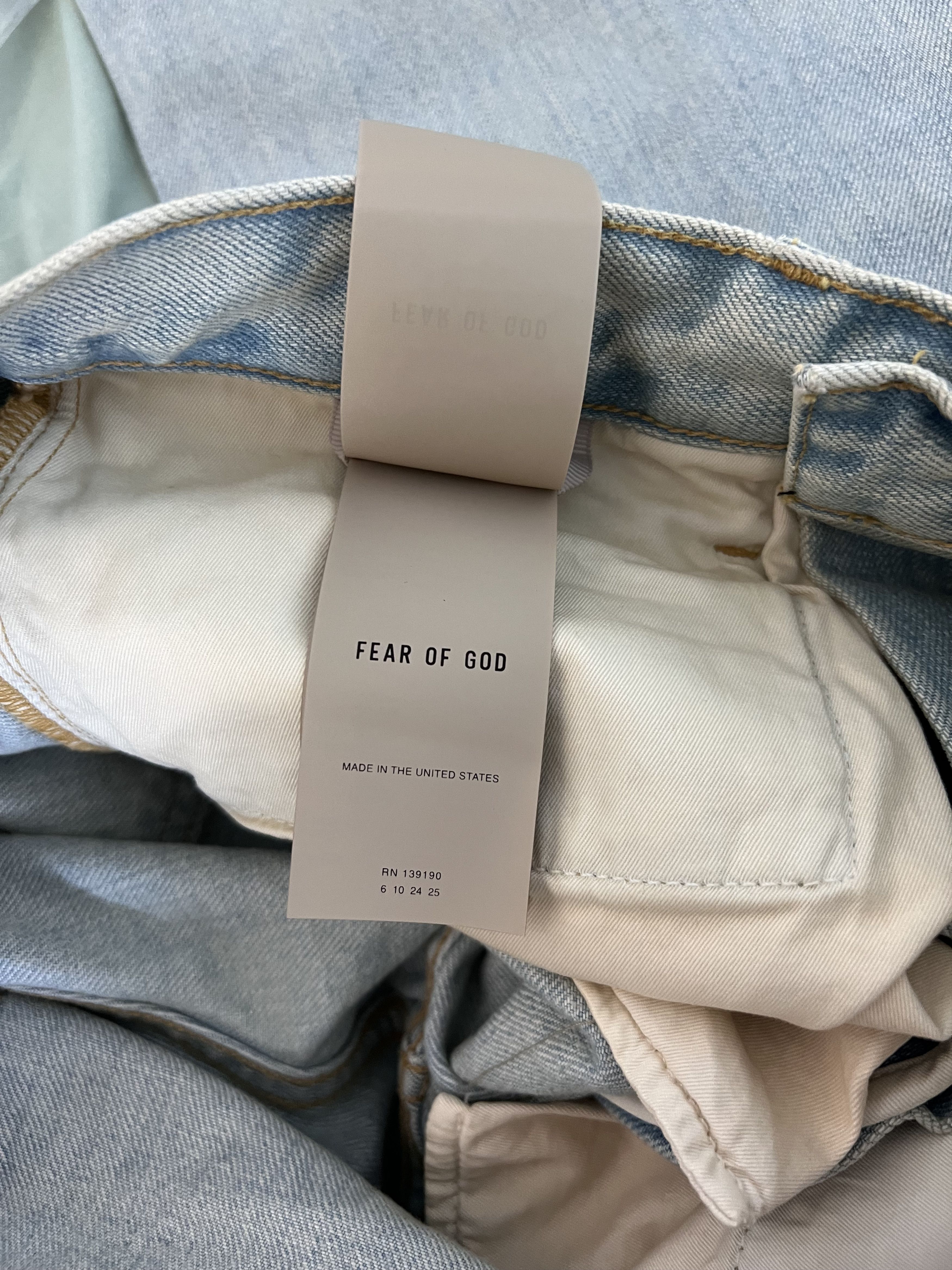 Fear of God Fear of God 8th Collection Jeans in Light Indigo Size US 30 / EU 46 - 9 Thumbnail