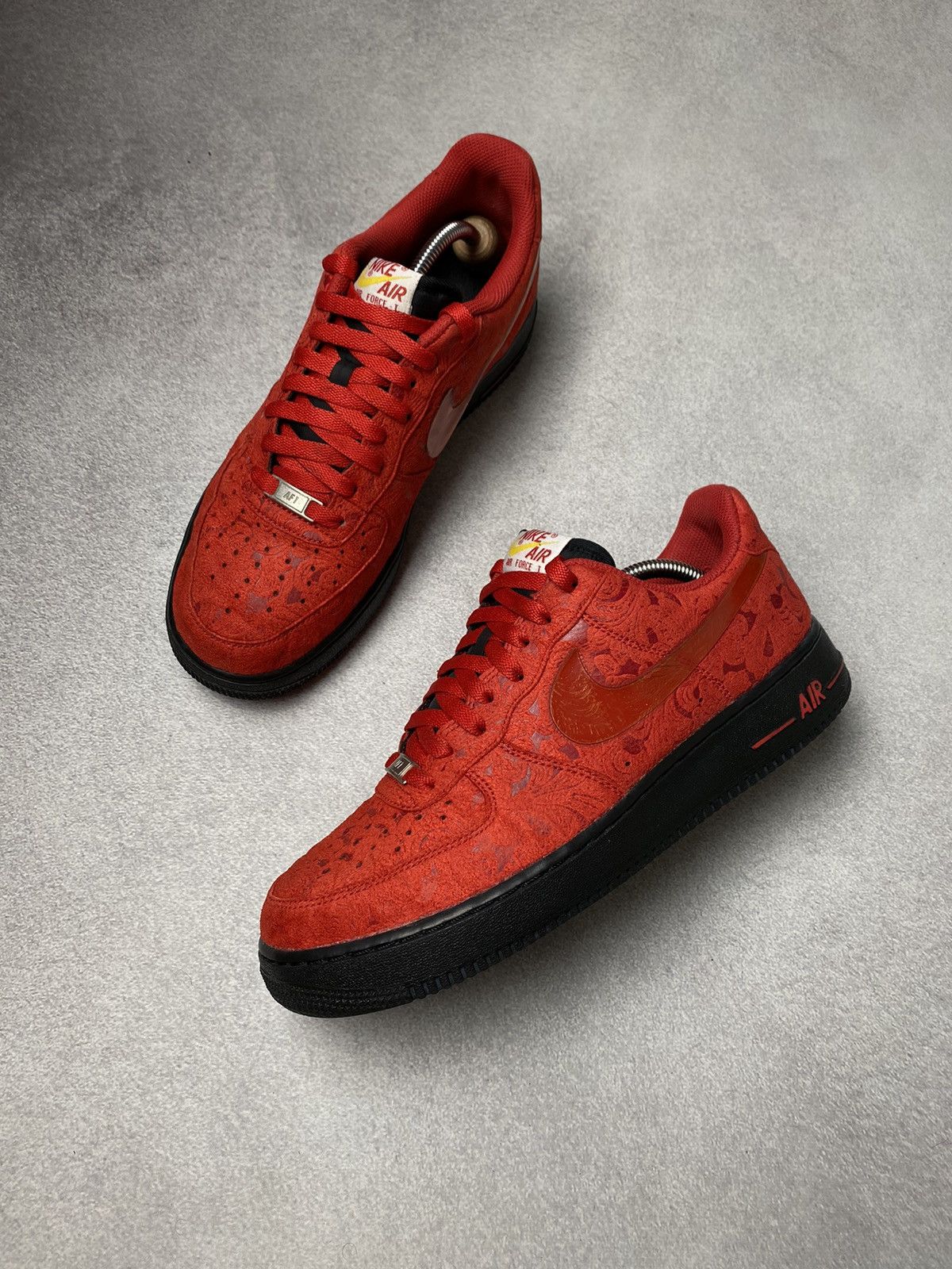 Vintage Vintage Nike Air Force 1 Low Miami Heat Red Paisley US10 Size US 10 / EU 43 - 1 Thumbnail