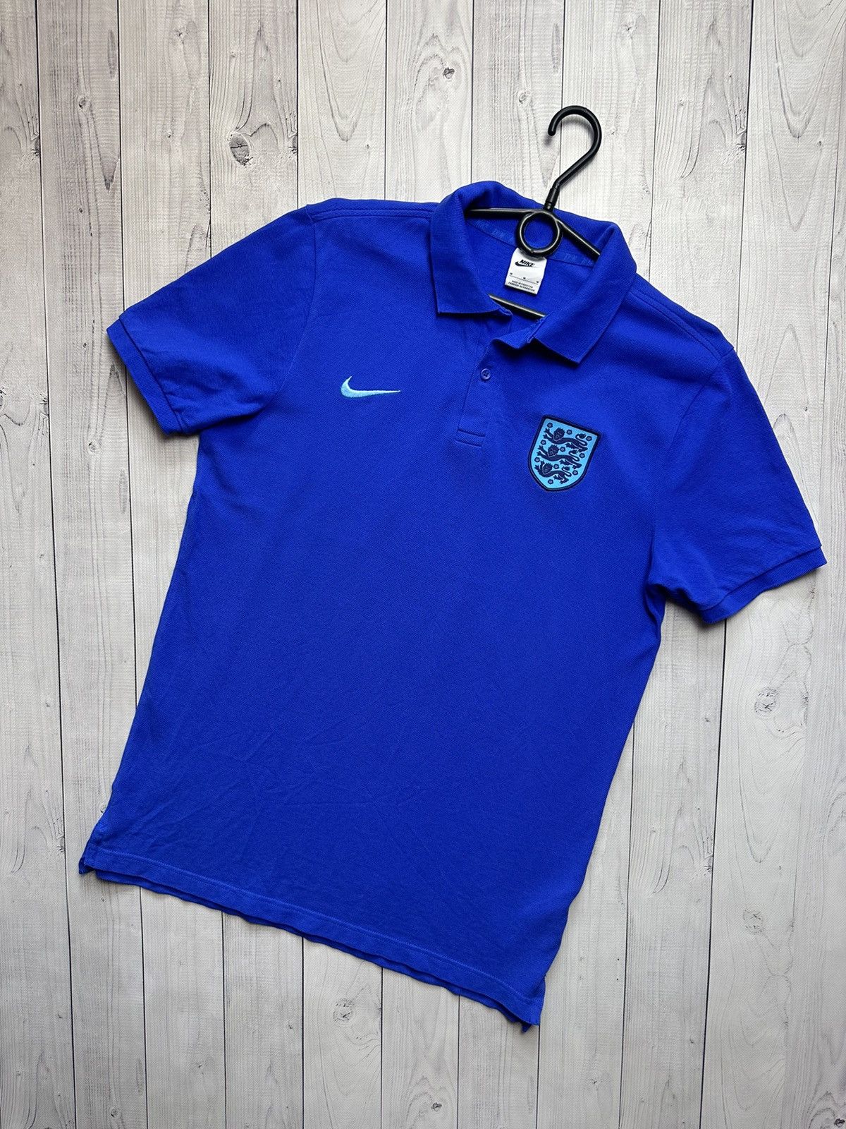 Nike England soccer polo size M blue