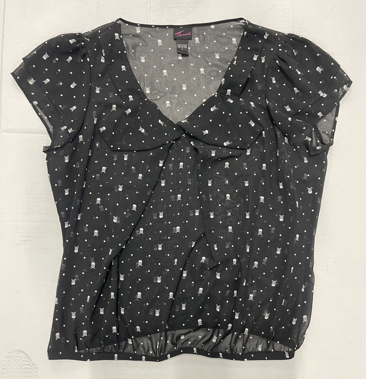 Torrid Torrid Black & White Skull Blouse - Size 2X Size XXL / US 16-18 / IT 52-54 - 1 Thumbnail