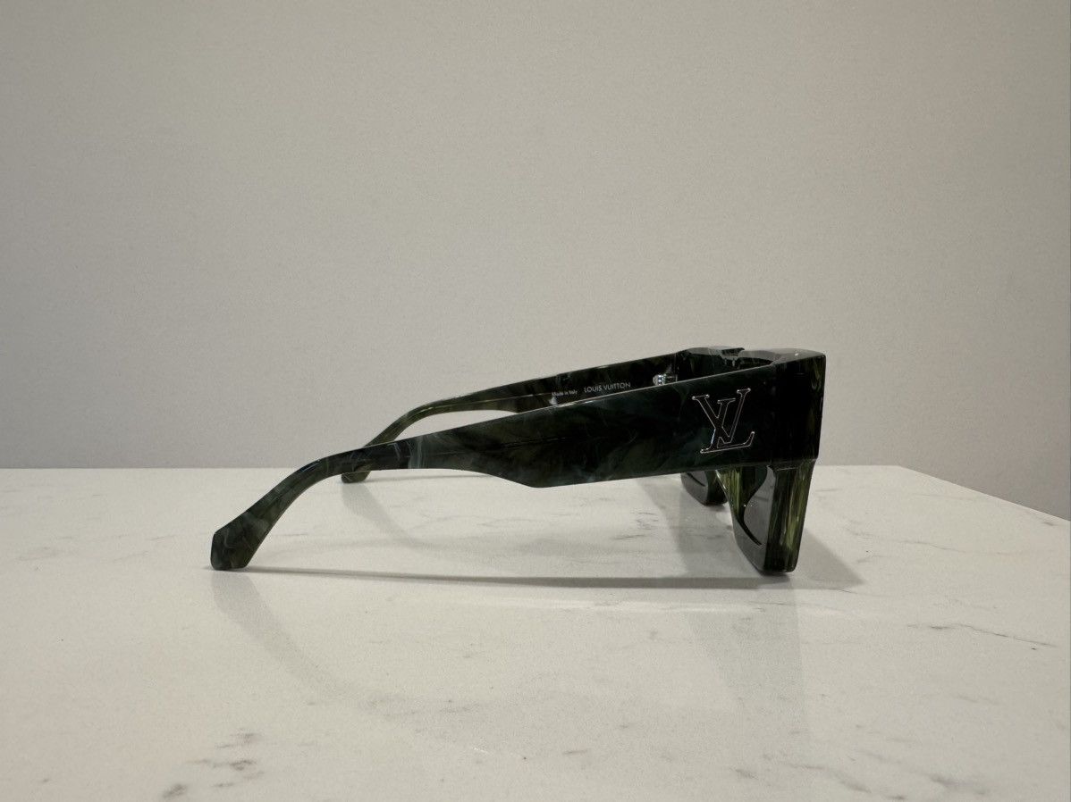 Louis Vuitton Louis Vuitton Cyclone Green Marble Size ONE SIZE - 2 Thumbnail