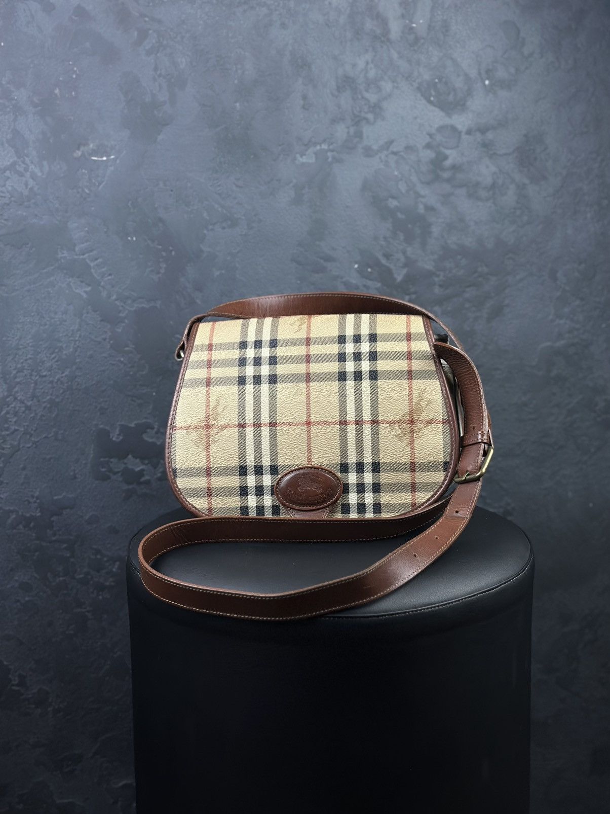 Burberry × Vintage Burberrys Nova Check Shoulder Bag Leather Beige Size ONE SIZE - 1 Thumbnail