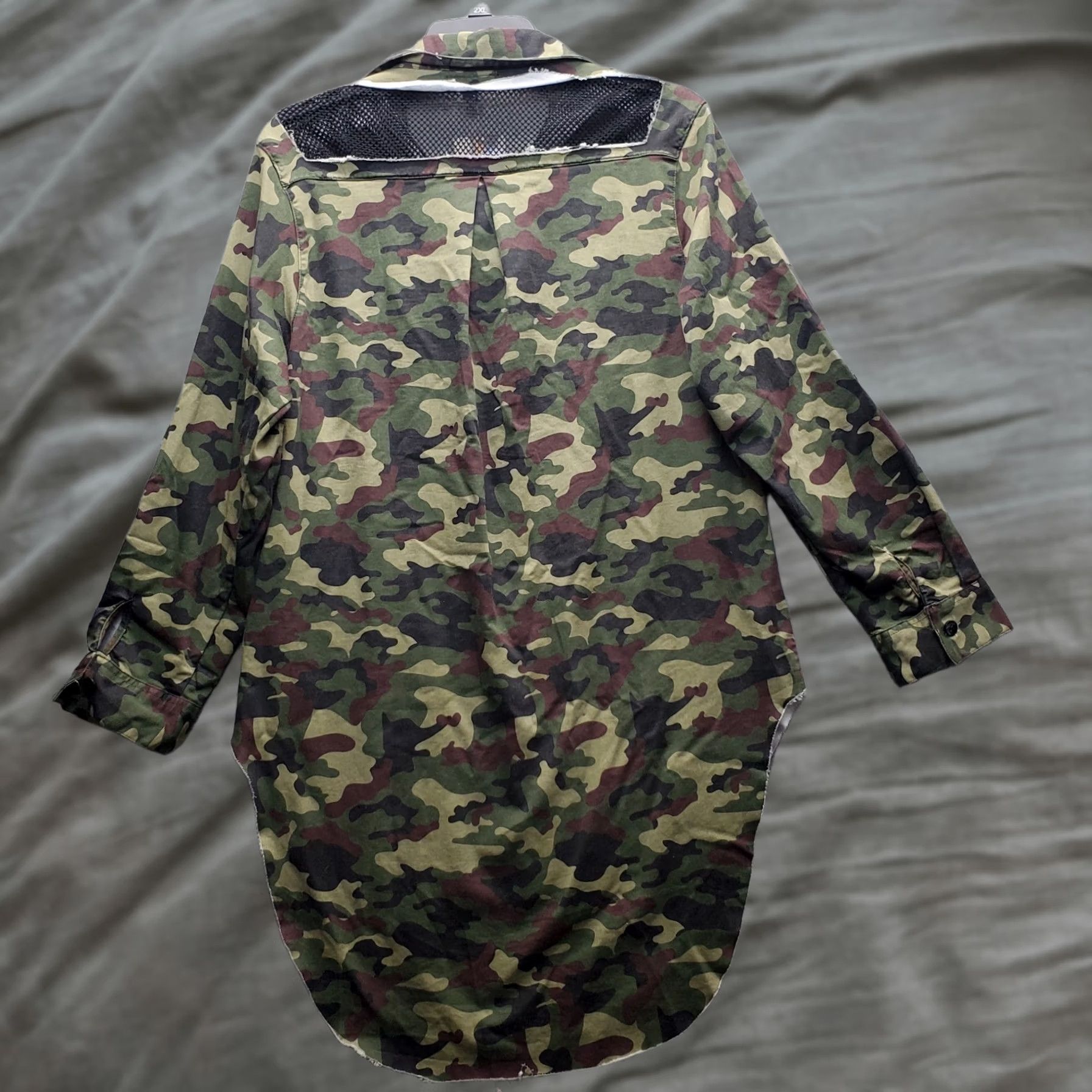 THRILLS Thrills Tunic Top Womens 3X Multi Camouflage Roll Tab Sleeve Collared Button Up Shirt Womens Size 3X Camouflage Outdoor Casual Mens? Size XXL / US 16-18 / IT 52-54 - 1 Thumbnail