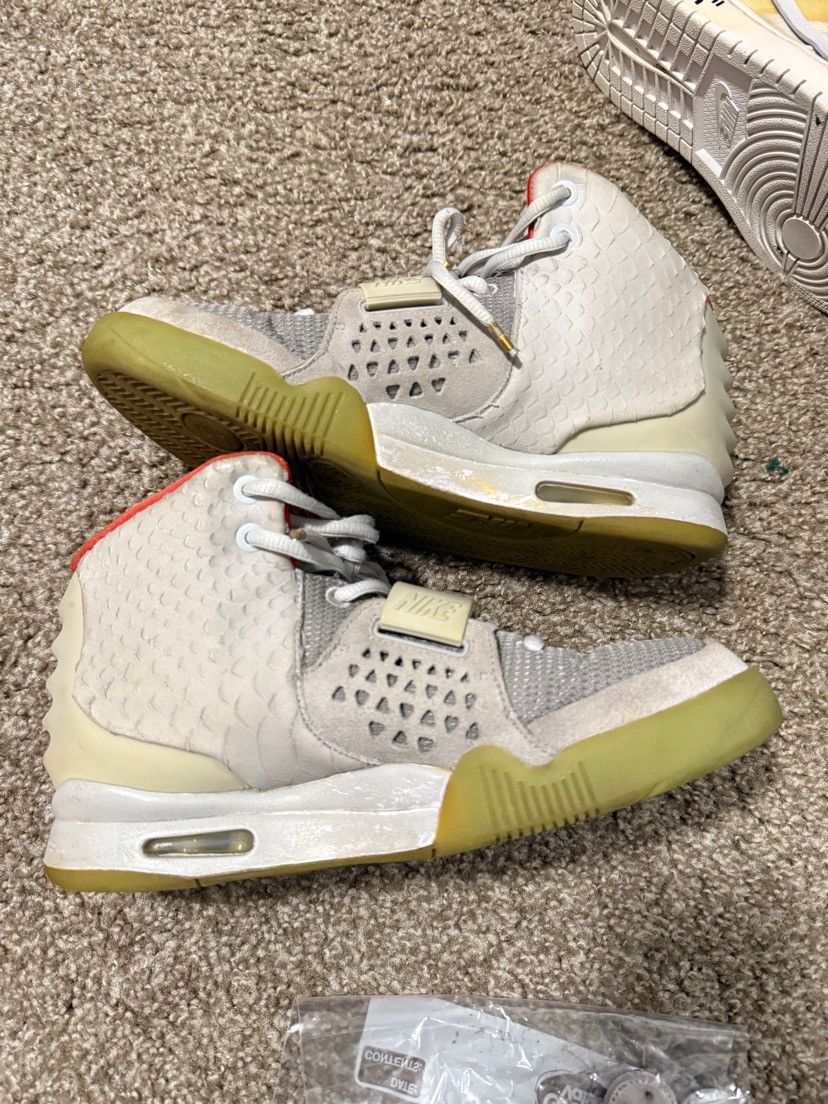 Nike Nike yeezy 2 platinum size 7 Size US 7 / EU 40 - 2 Thumbnail