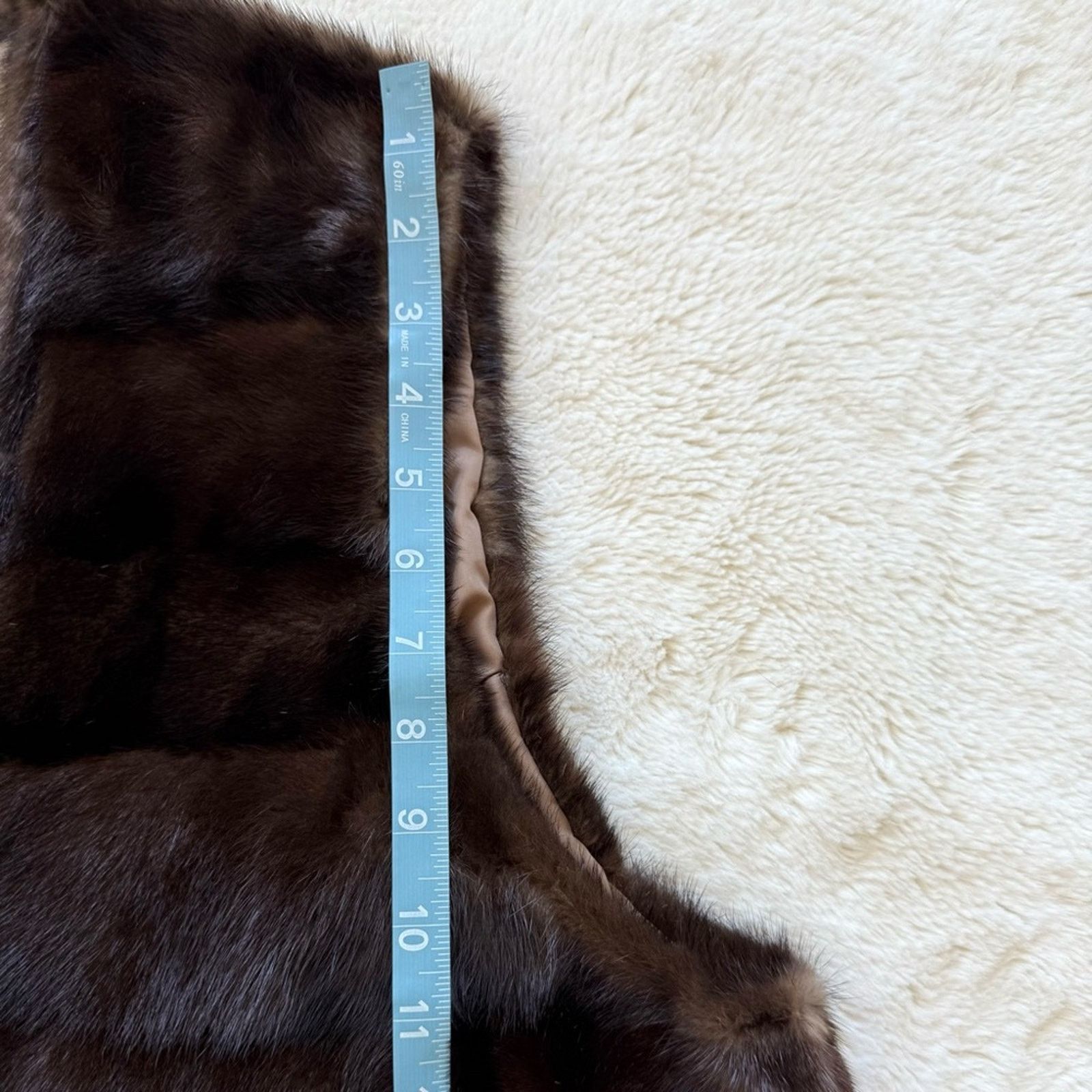 Other Mink natural fur long vest size L Retail 3200$ Size L / US 10 / IT 46 - 12 Thumbnail